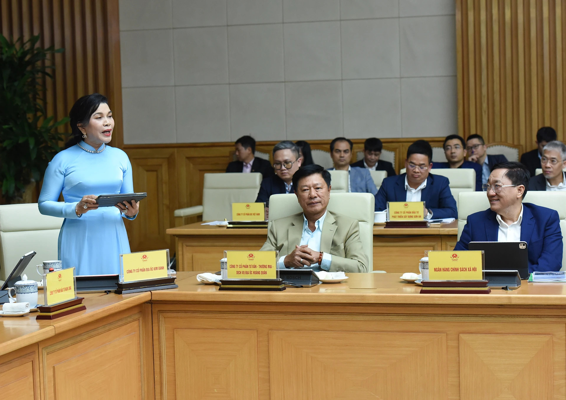 与会代表在会上发表讲话。