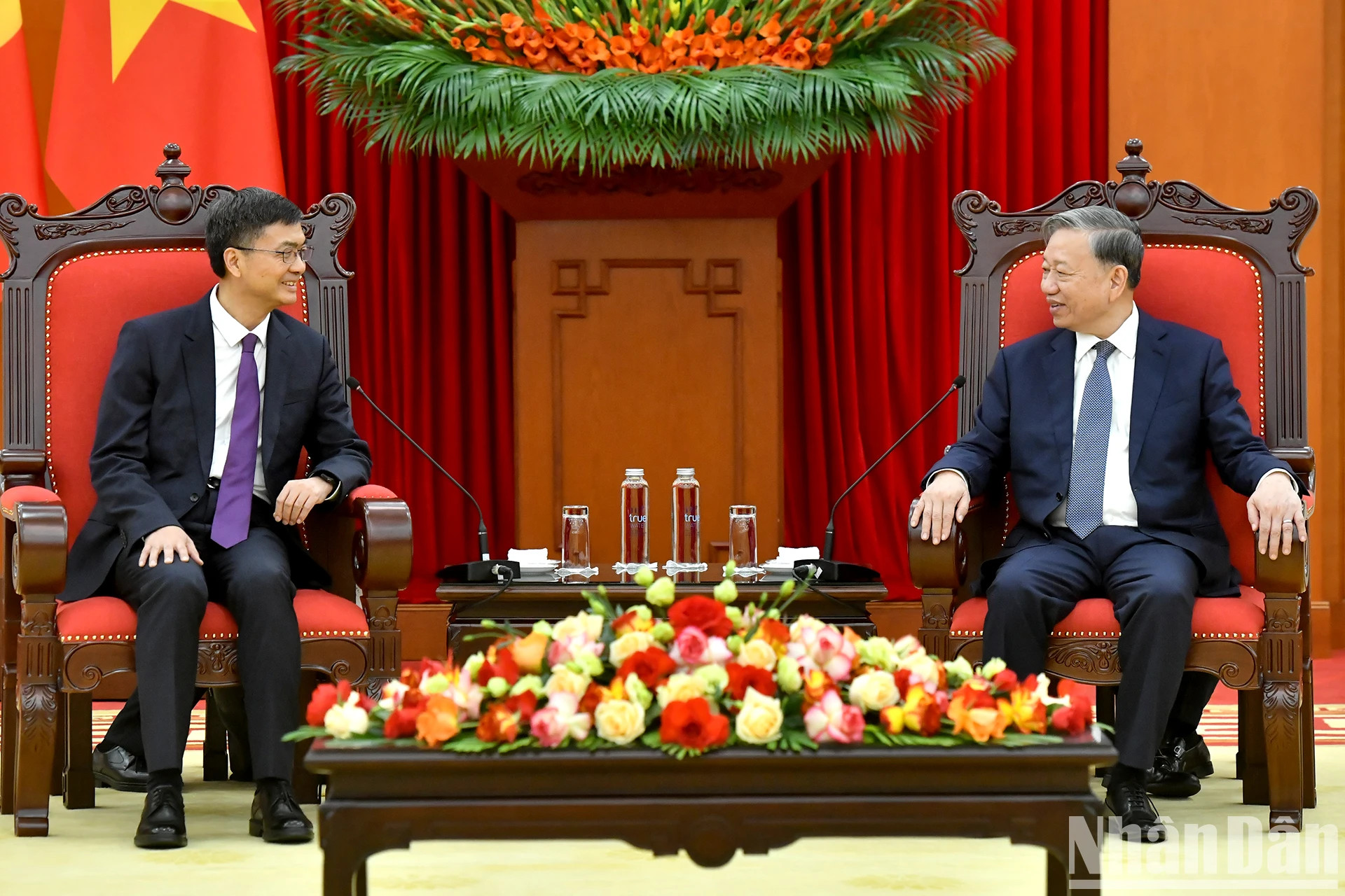 越共中央总书记苏林会见中国广西壮族自治区党委书记陈刚。