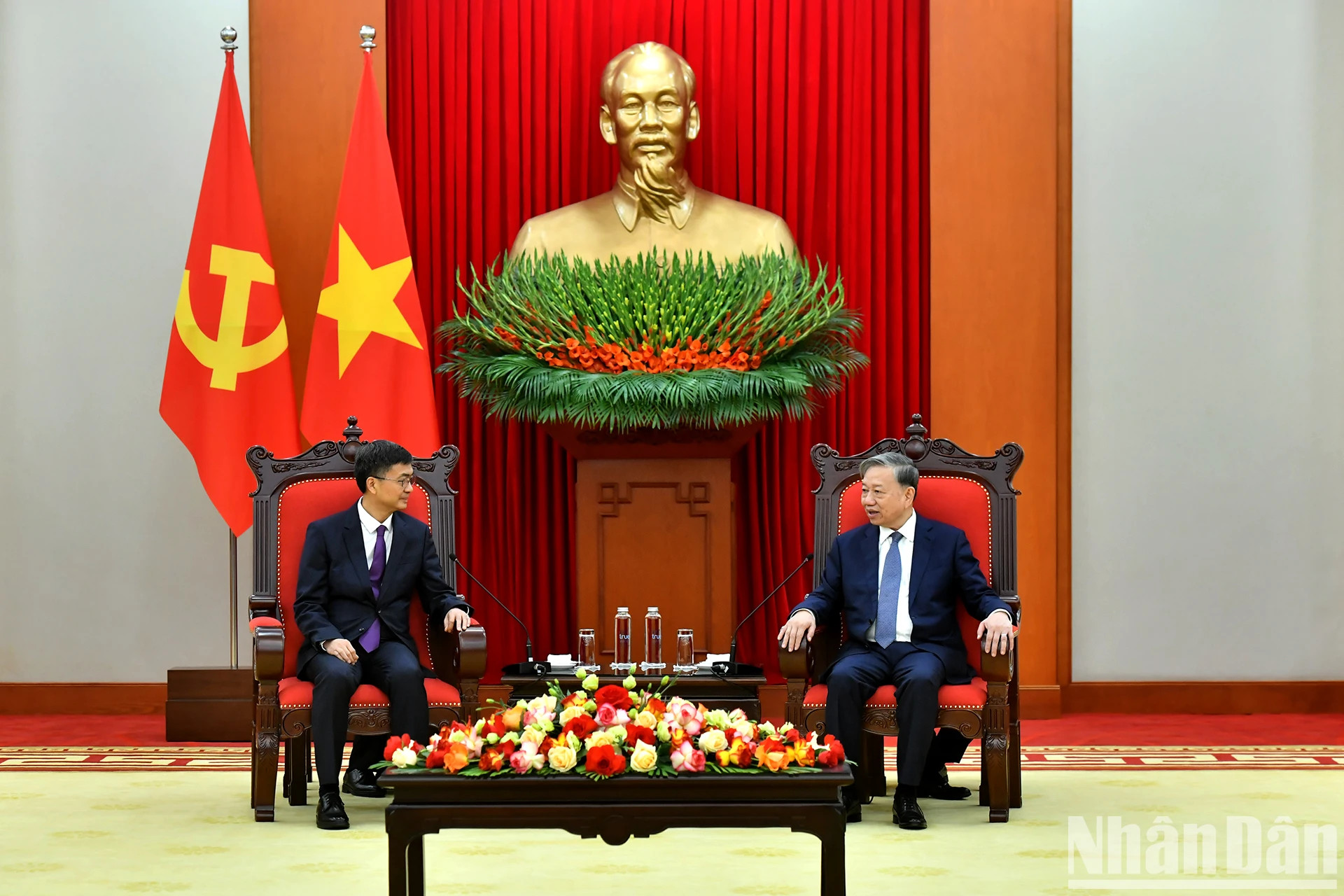 越共中央总书记苏林会见中国广西壮族自治区党委书记陈刚。