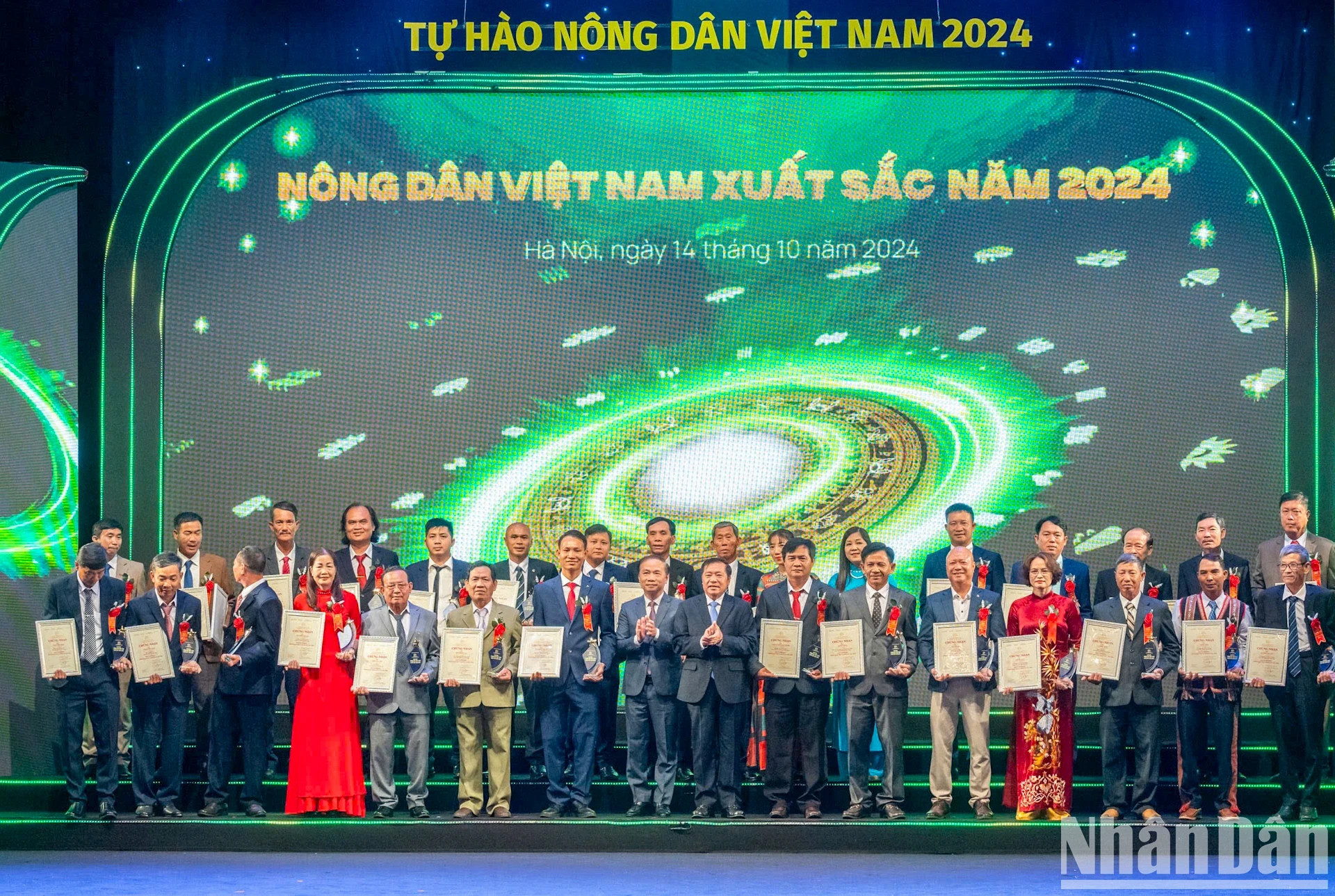 越南优秀农民颁奖仪式。