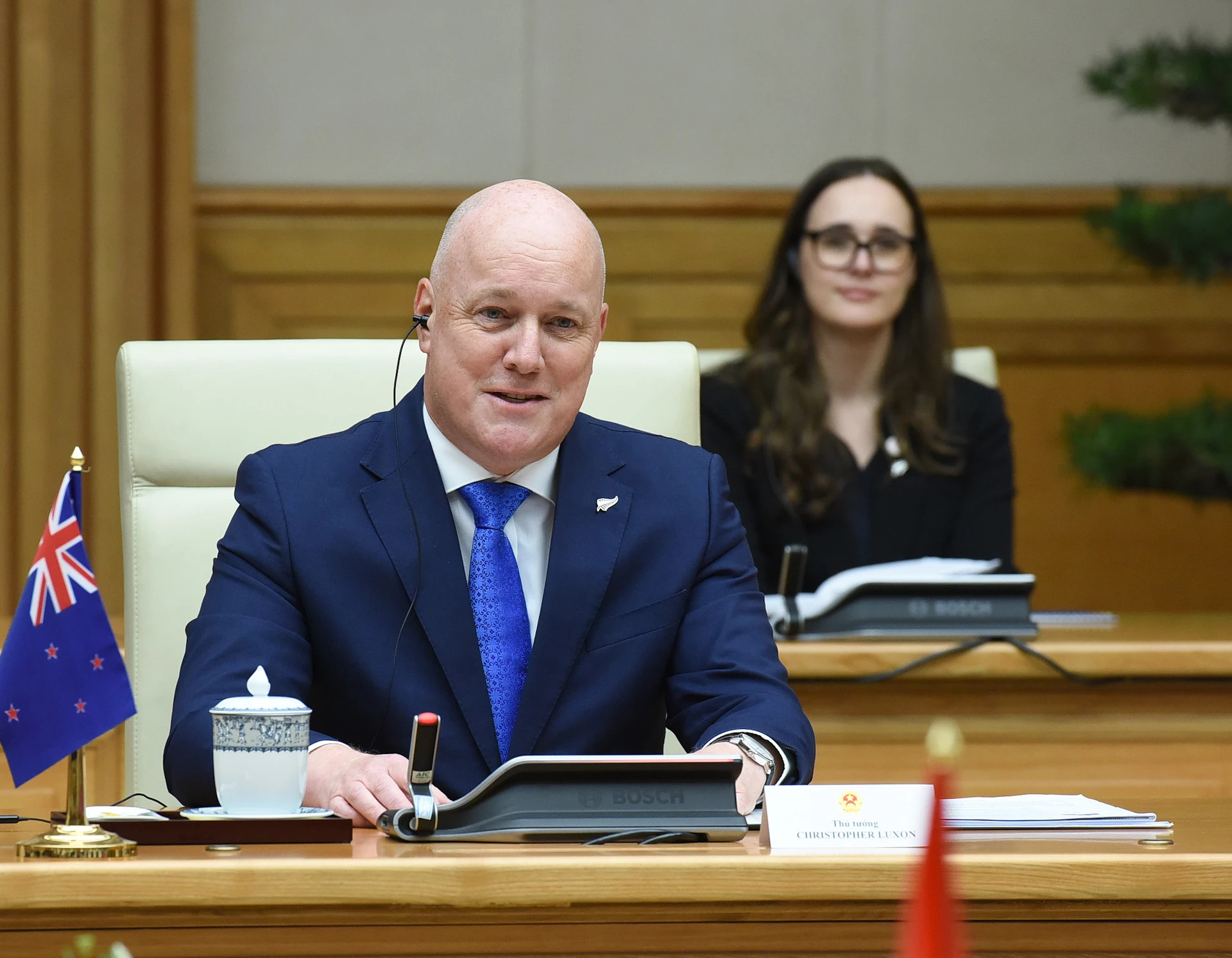 拉克森总理在会谈上发表讲话。 拉克森总理在会谈上发表讲话。