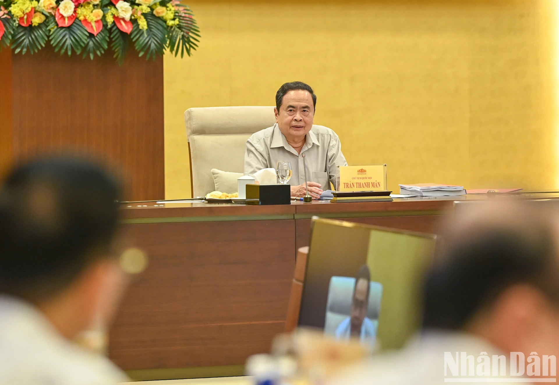 国会主席陈青敏在会上发表指导性讲话。