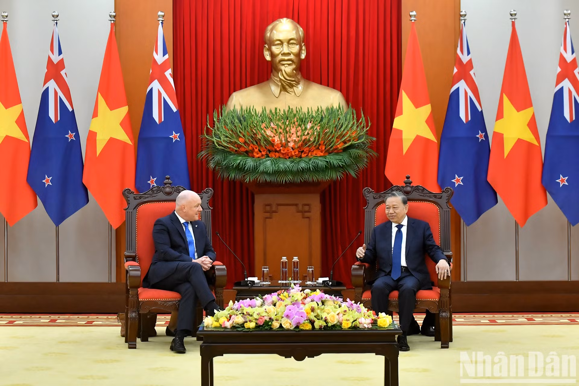 越共中央总书记苏林会见新西兰总理卢克森。