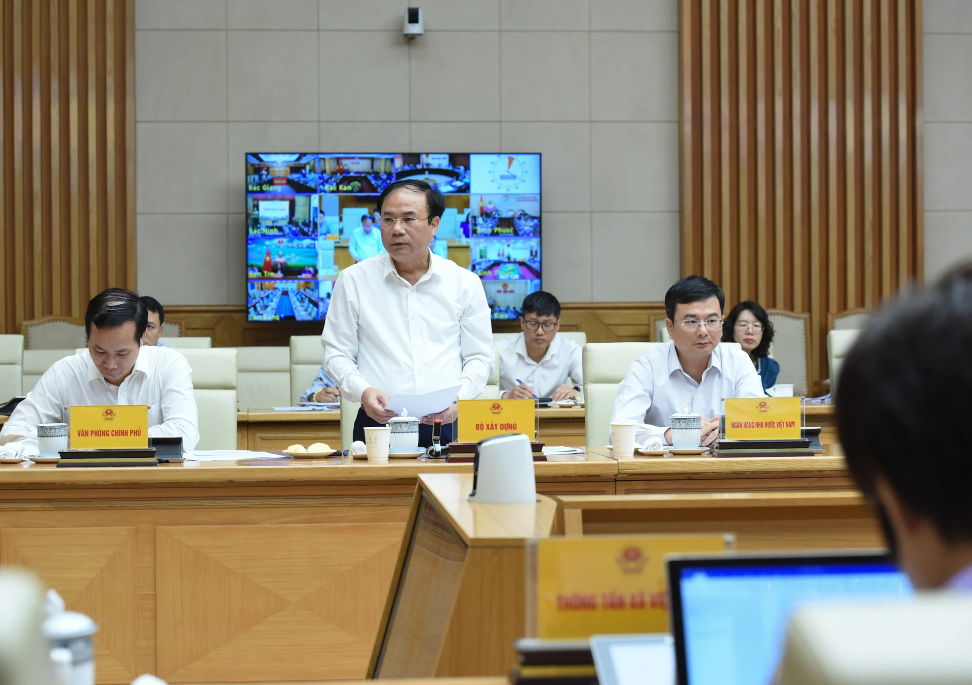 与会代表在会上发表讲话。