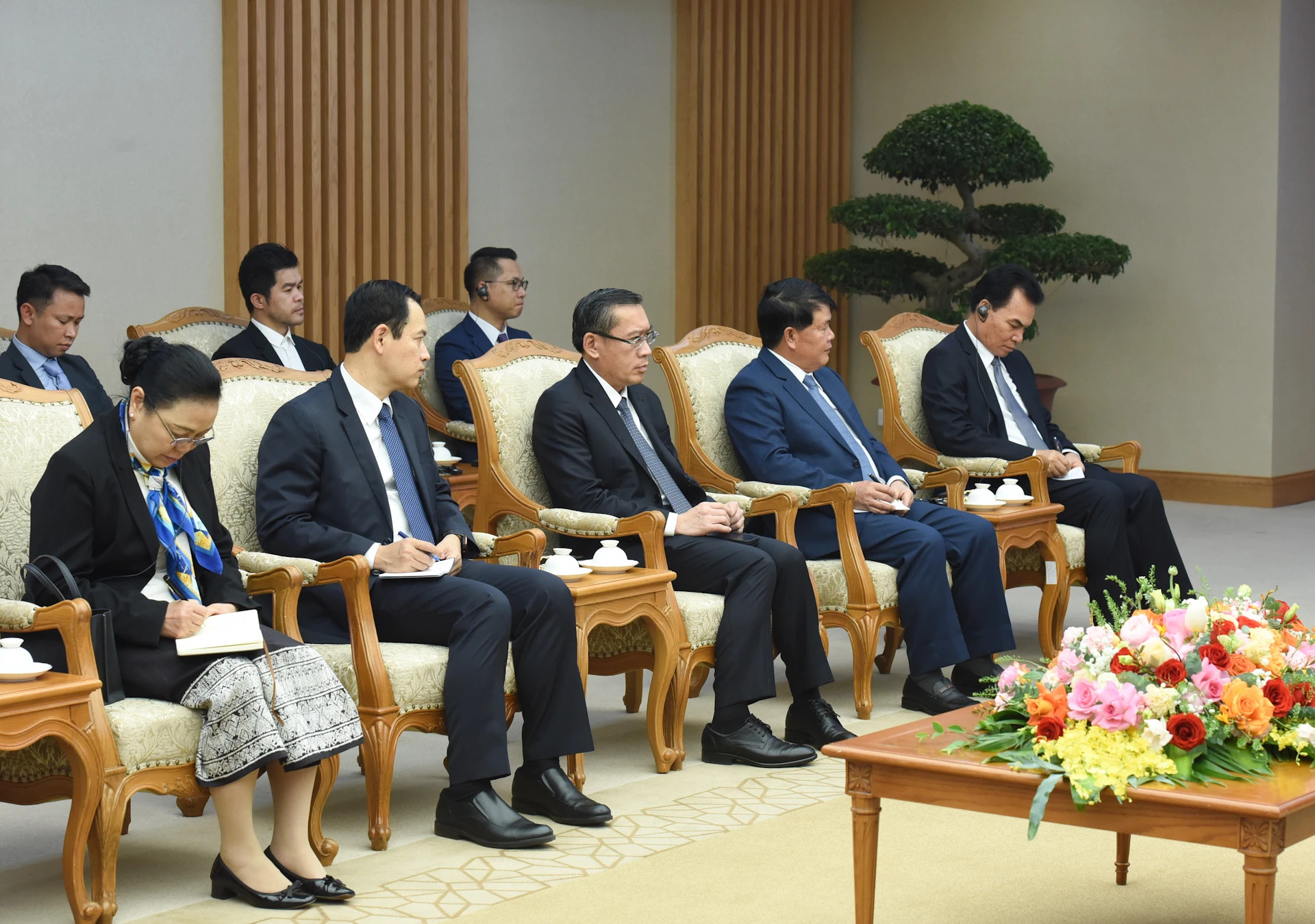 老方代表团成员。