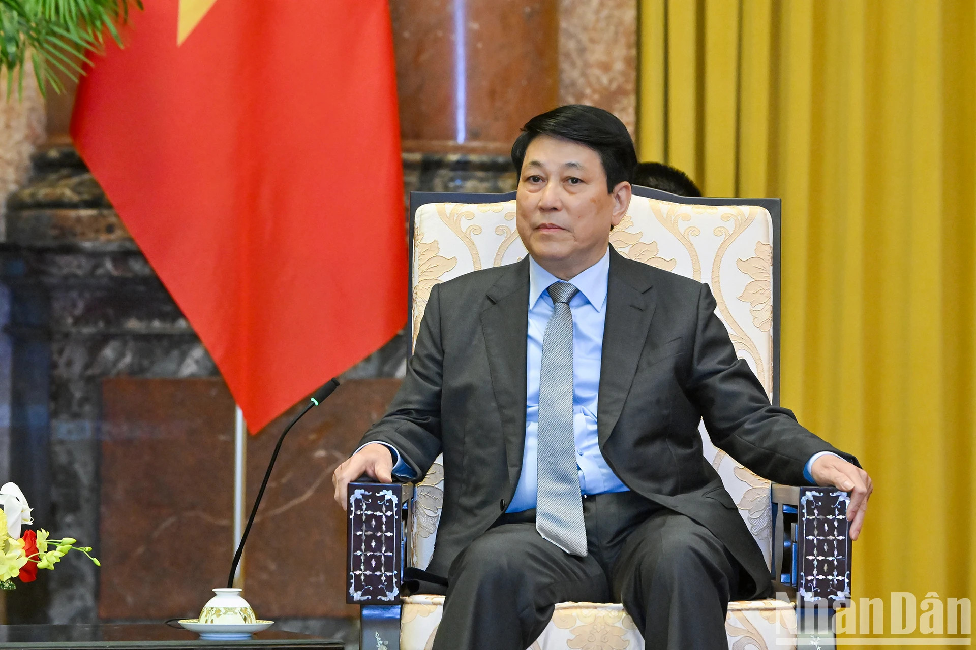 越南国家主席梁强在会见泰国总理佩通坦·西那瓦时发表讲话。 越南国家主席梁强在会见泰国总理佩通坦·西那瓦时发表讲话。