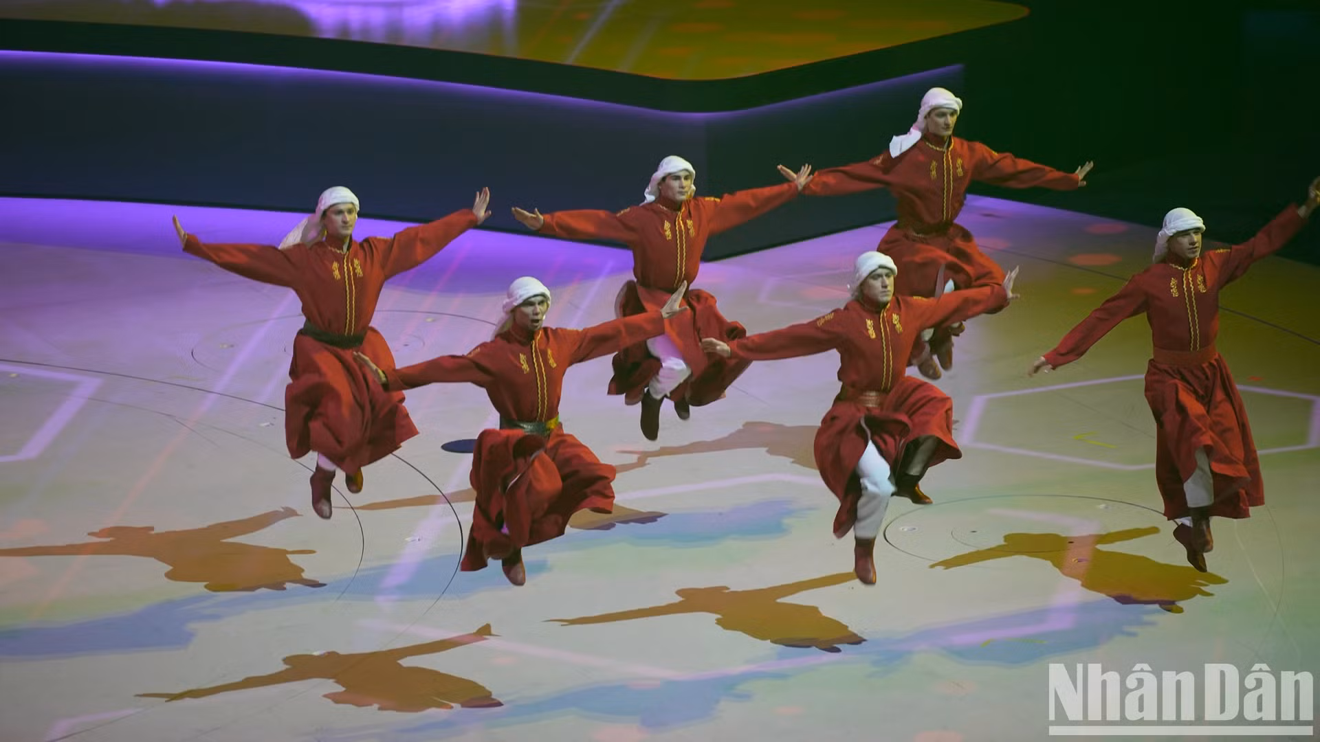 俄罗斯2024年世界青年联欢节框架还举行来自世界60个国家青年外交官的国际论坛。