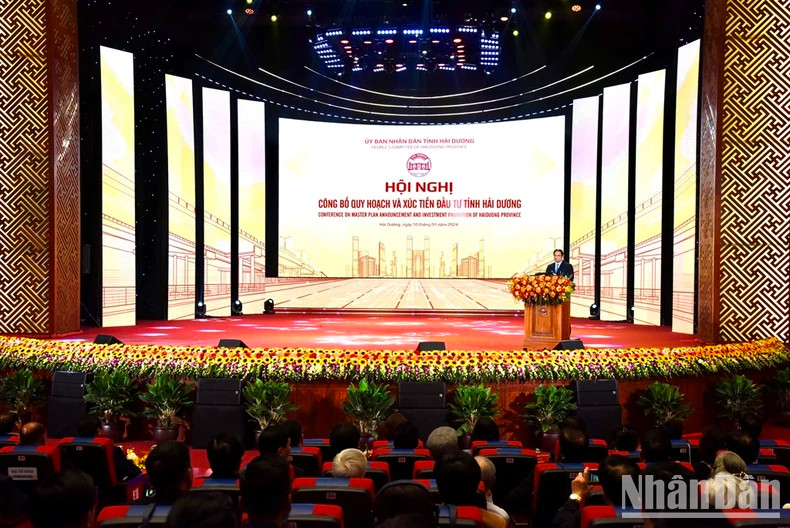 范明正总理要求规划要遵守党的主张、路线和法律的规定。