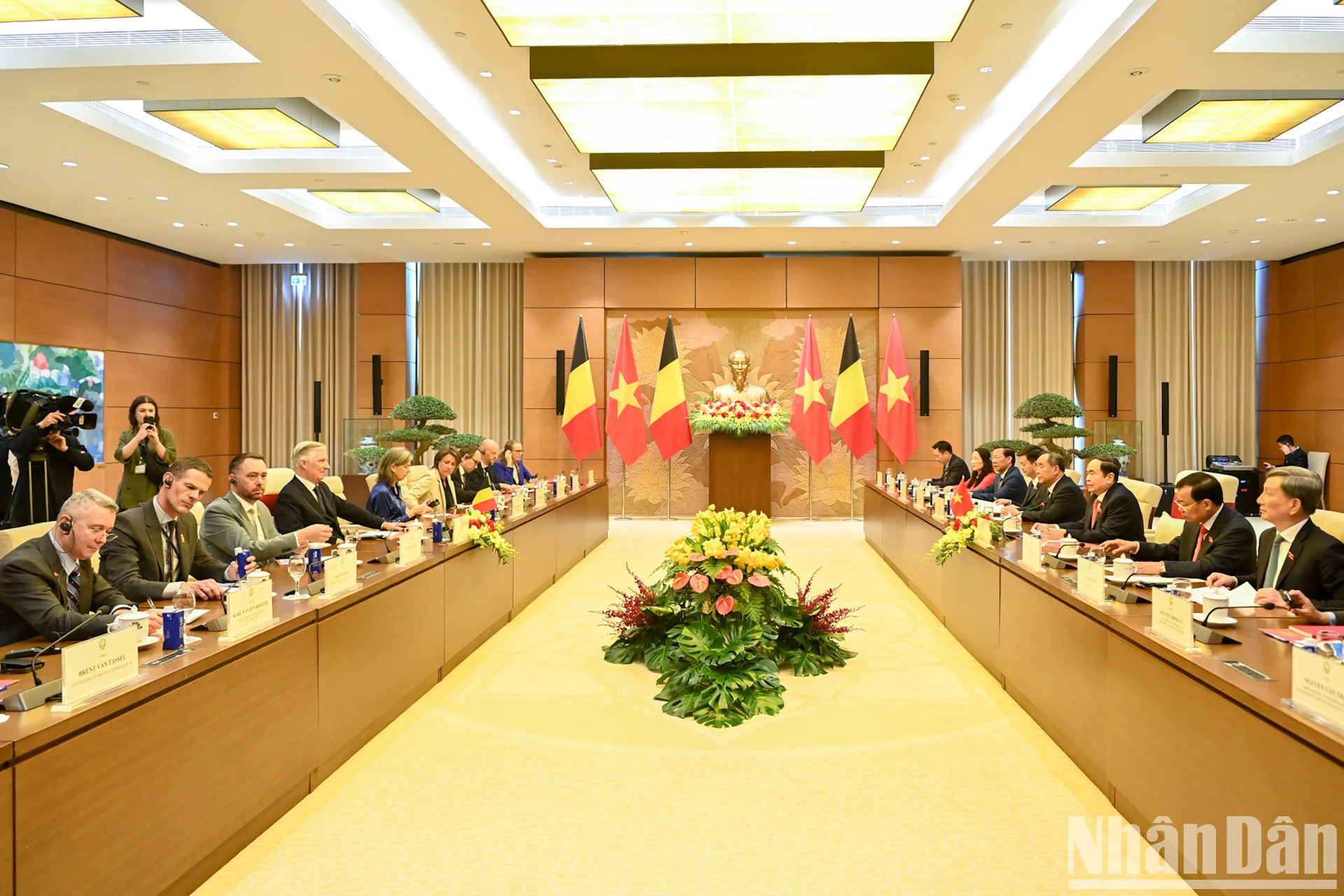 越南国会主席陈青敏会见比利时国王菲利普·利奥波德·路易·马里。 越南国会主席陈青敏会见比利时国王菲利普·利奥波德·路易·马里。