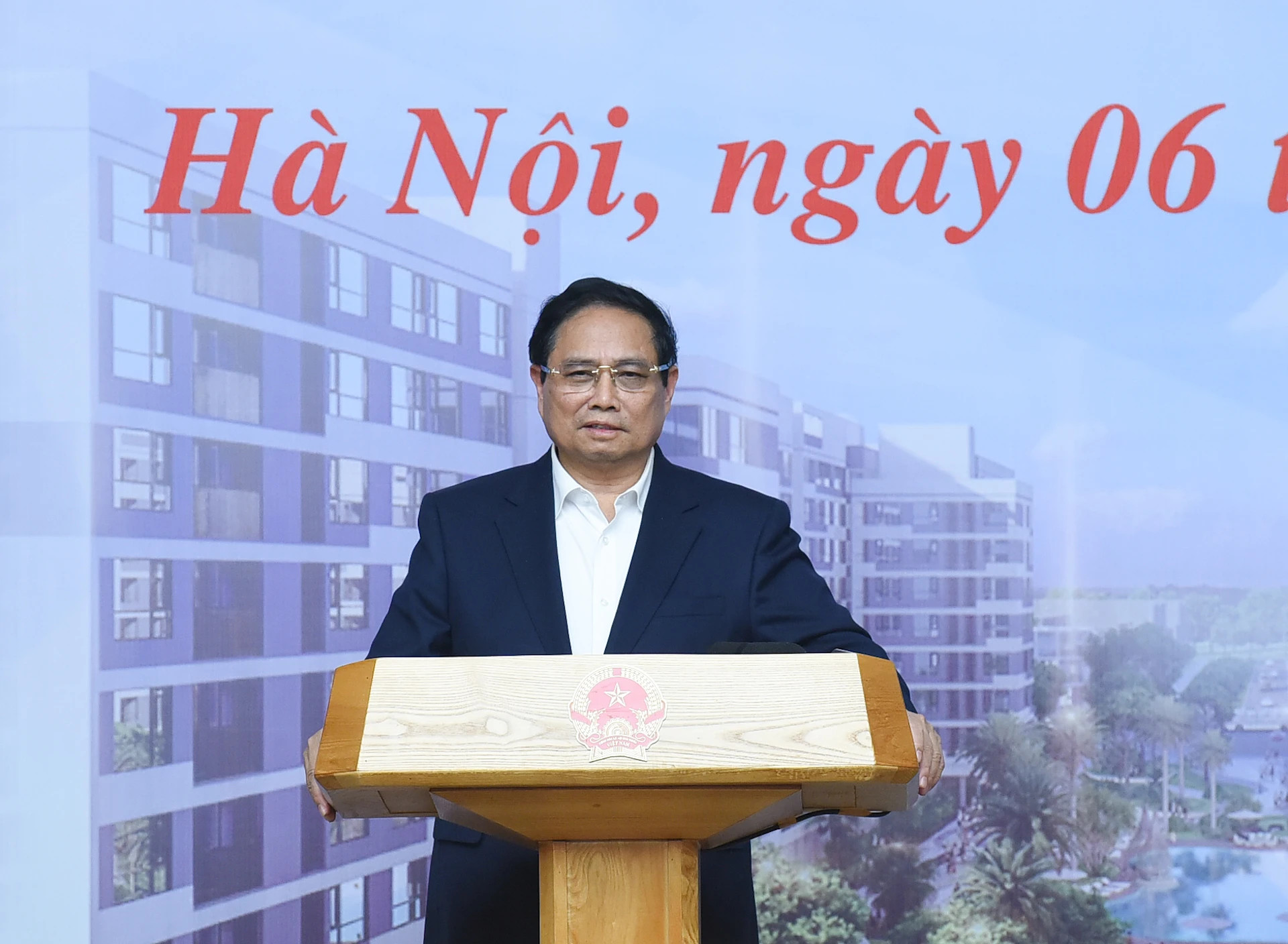 范明正总理在会上发表指导性讲话。