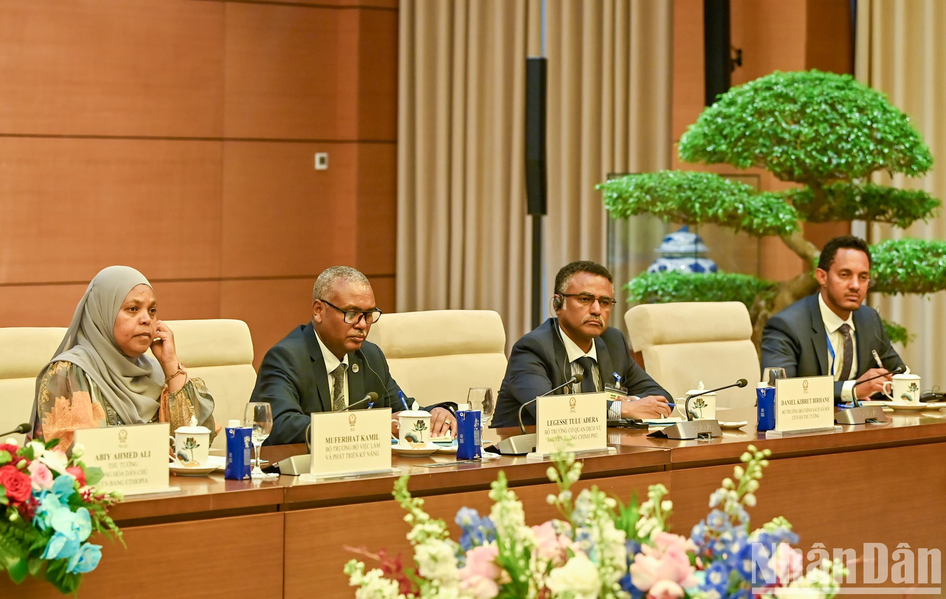 陪同埃塞俄比亚总理阿比·艾哈迈德·阿里的各位代表。