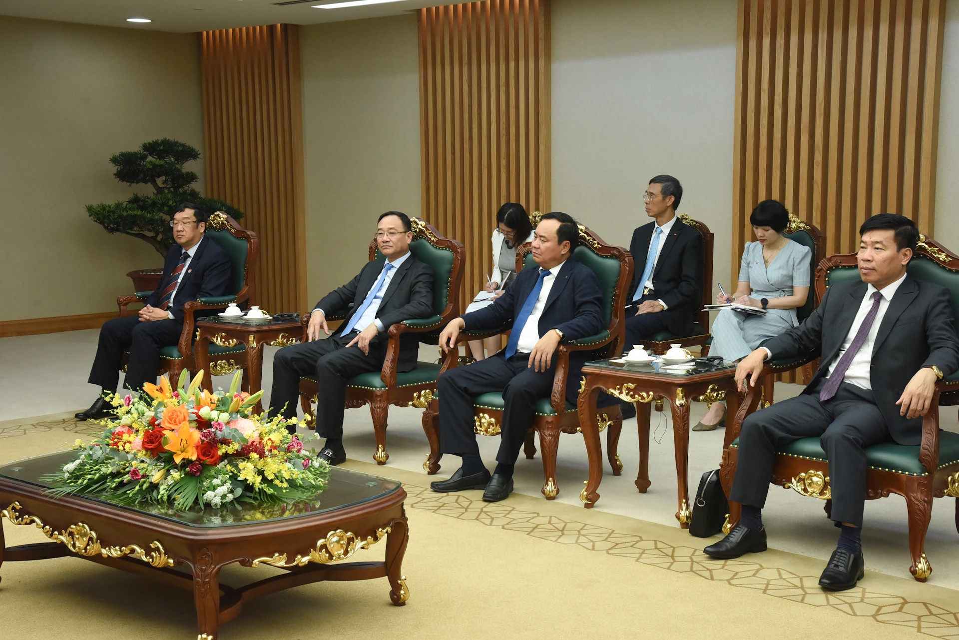 越方代表团成员。