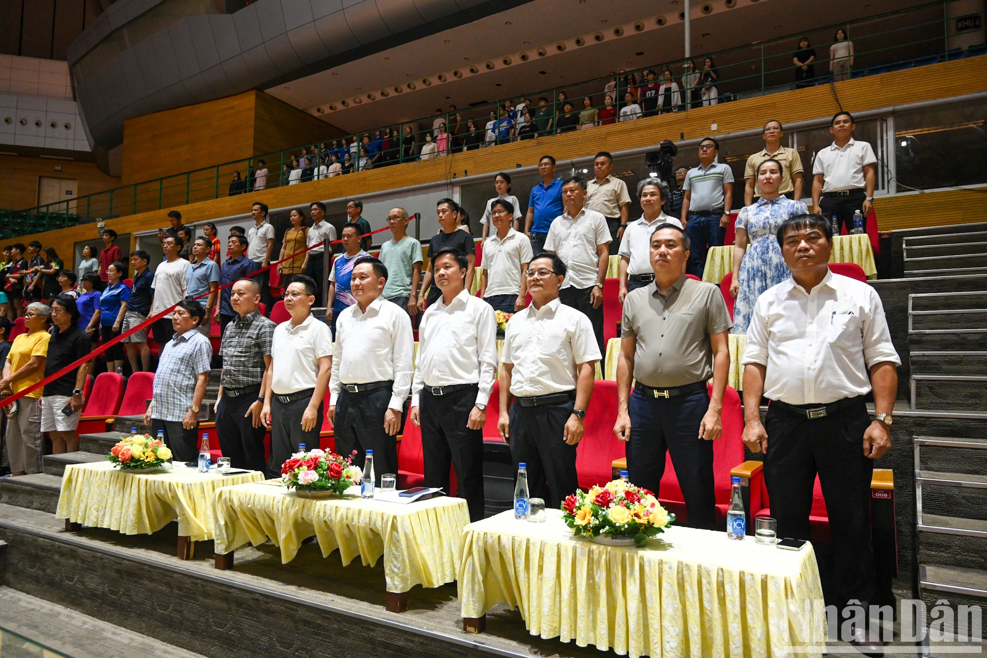 出席闭幕式的各位代表。