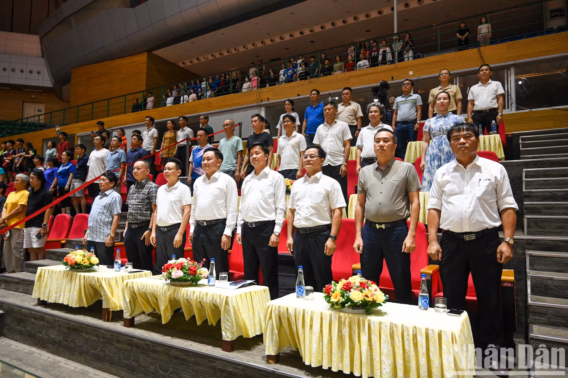 出席闭幕式的各位代表。