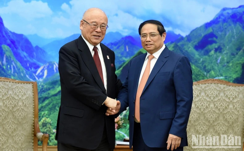 越南政府总理范明正会见日越友好议员联盟特别顾问武部勤。 越南政府总理范明正会见日越友好议员联盟特别顾问武部勤。