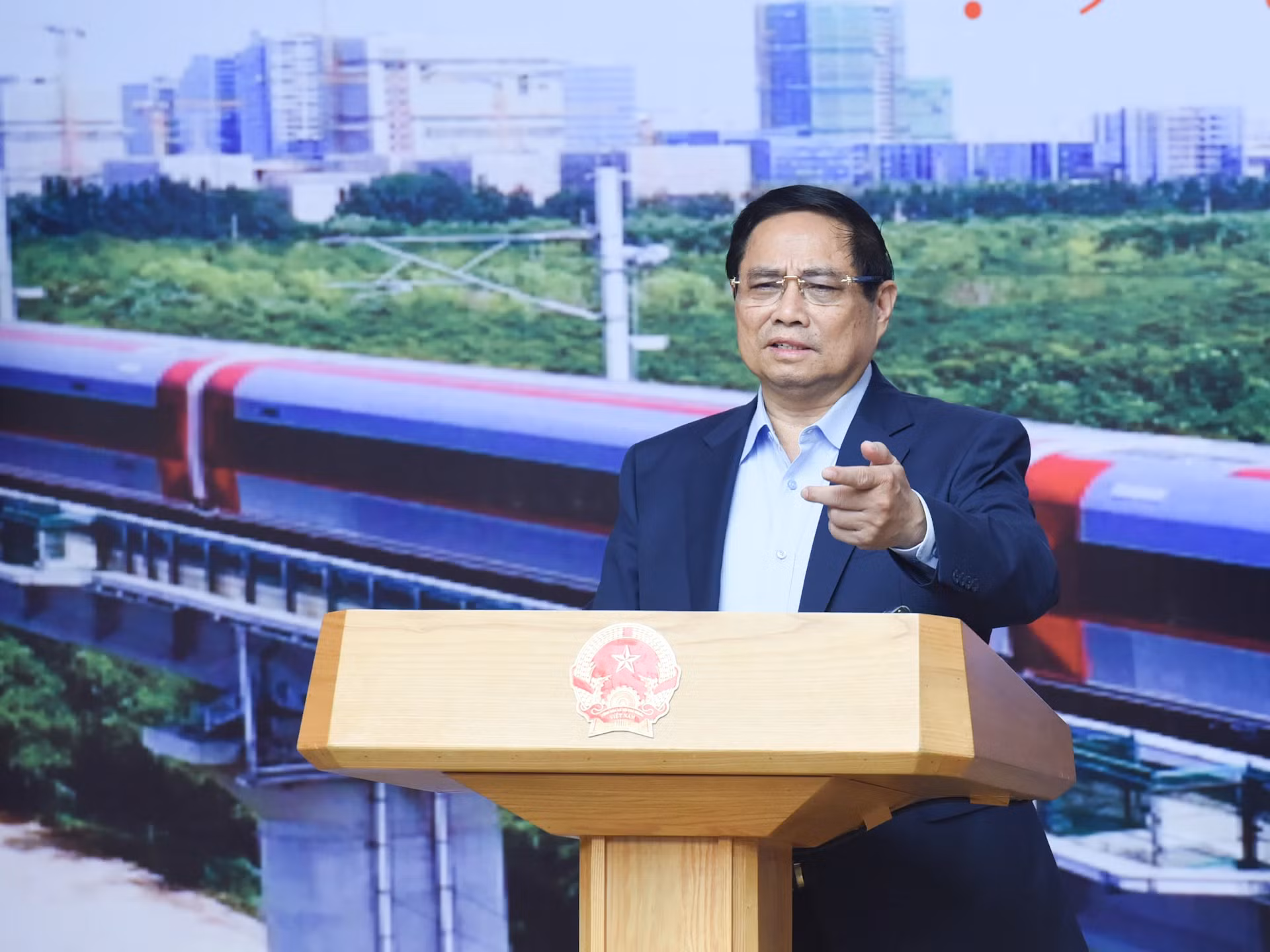 范明正总理在会上发表指导性讲话。