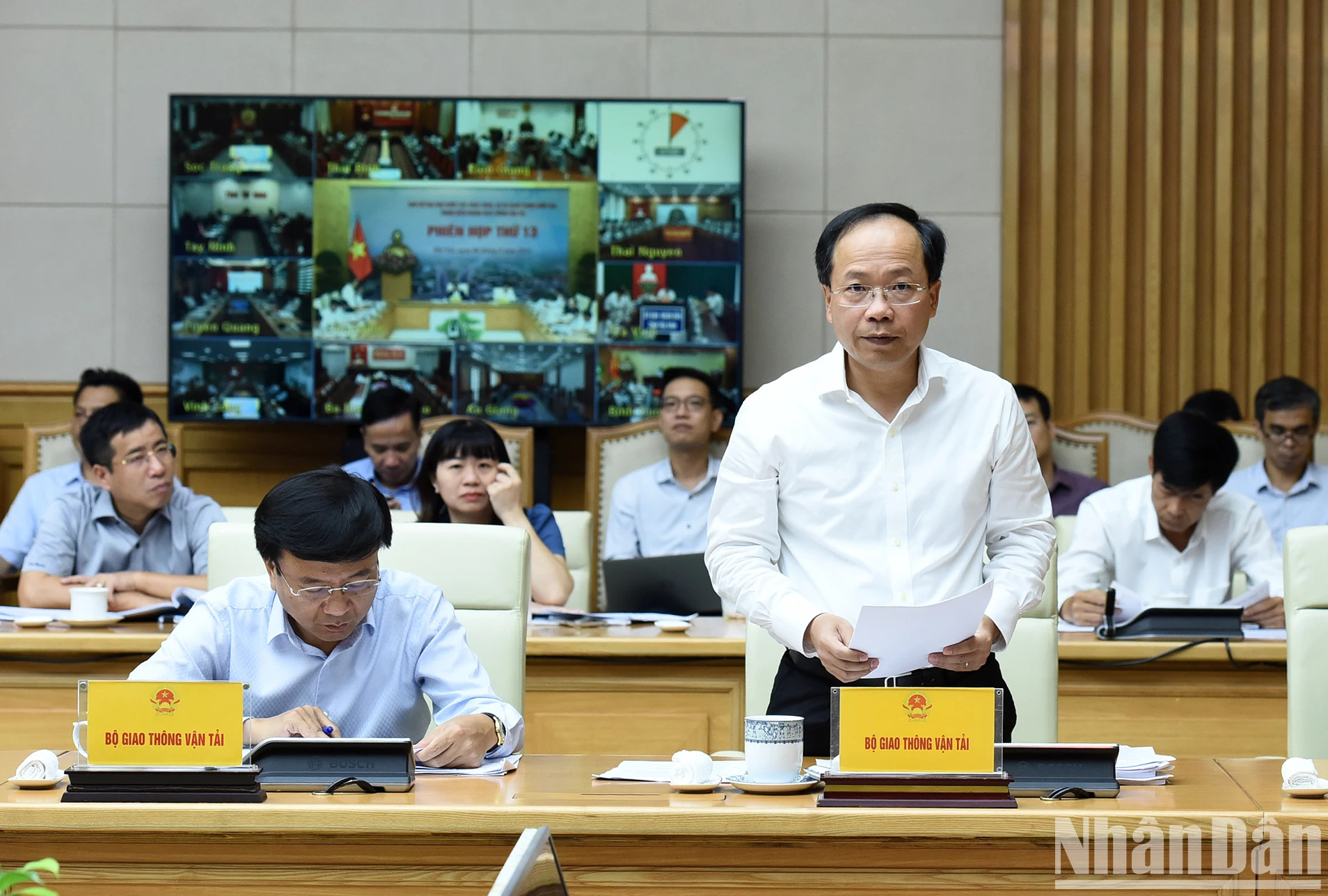 交通运输部代表发表讲话。