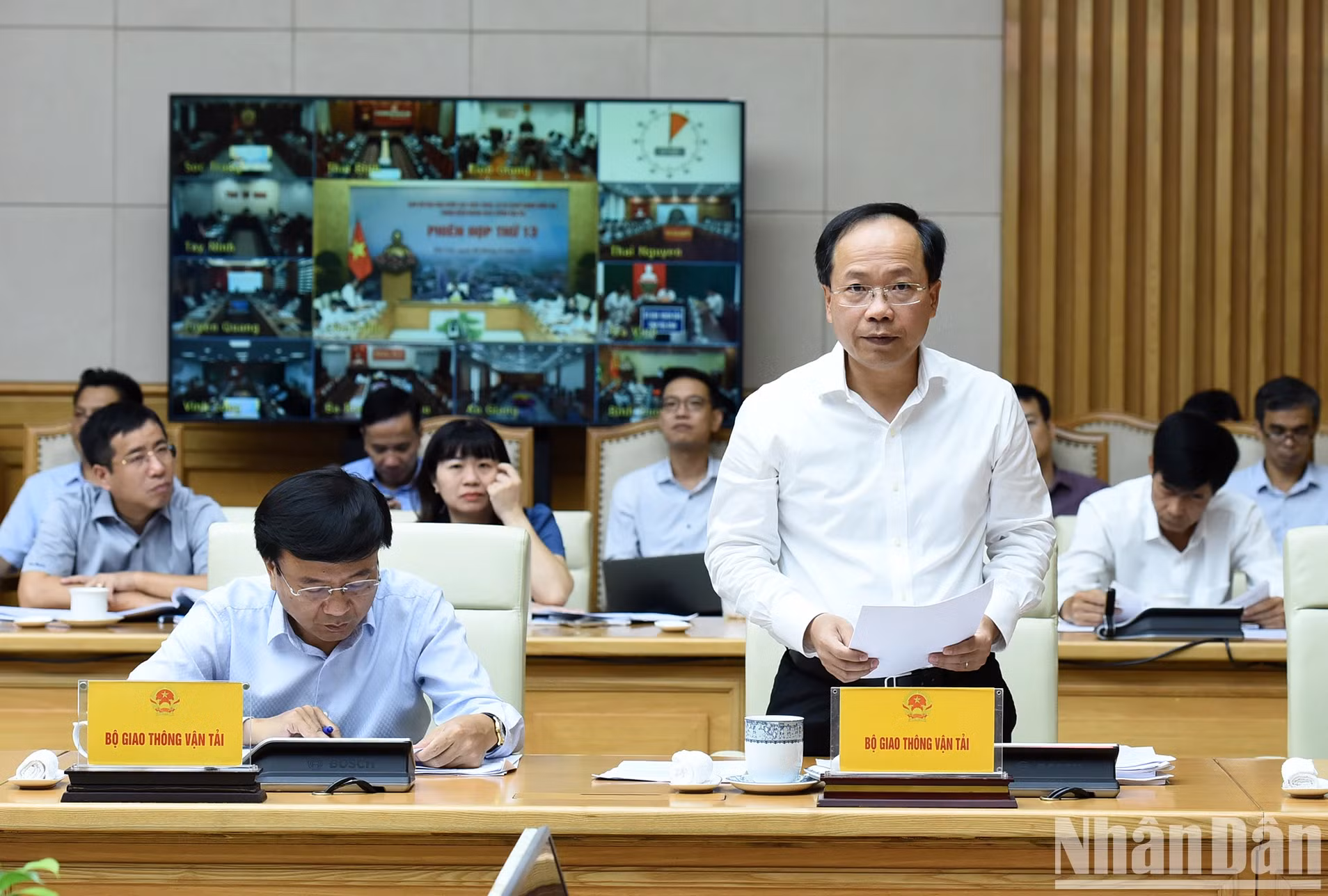 交通运输部代表发表讲话。