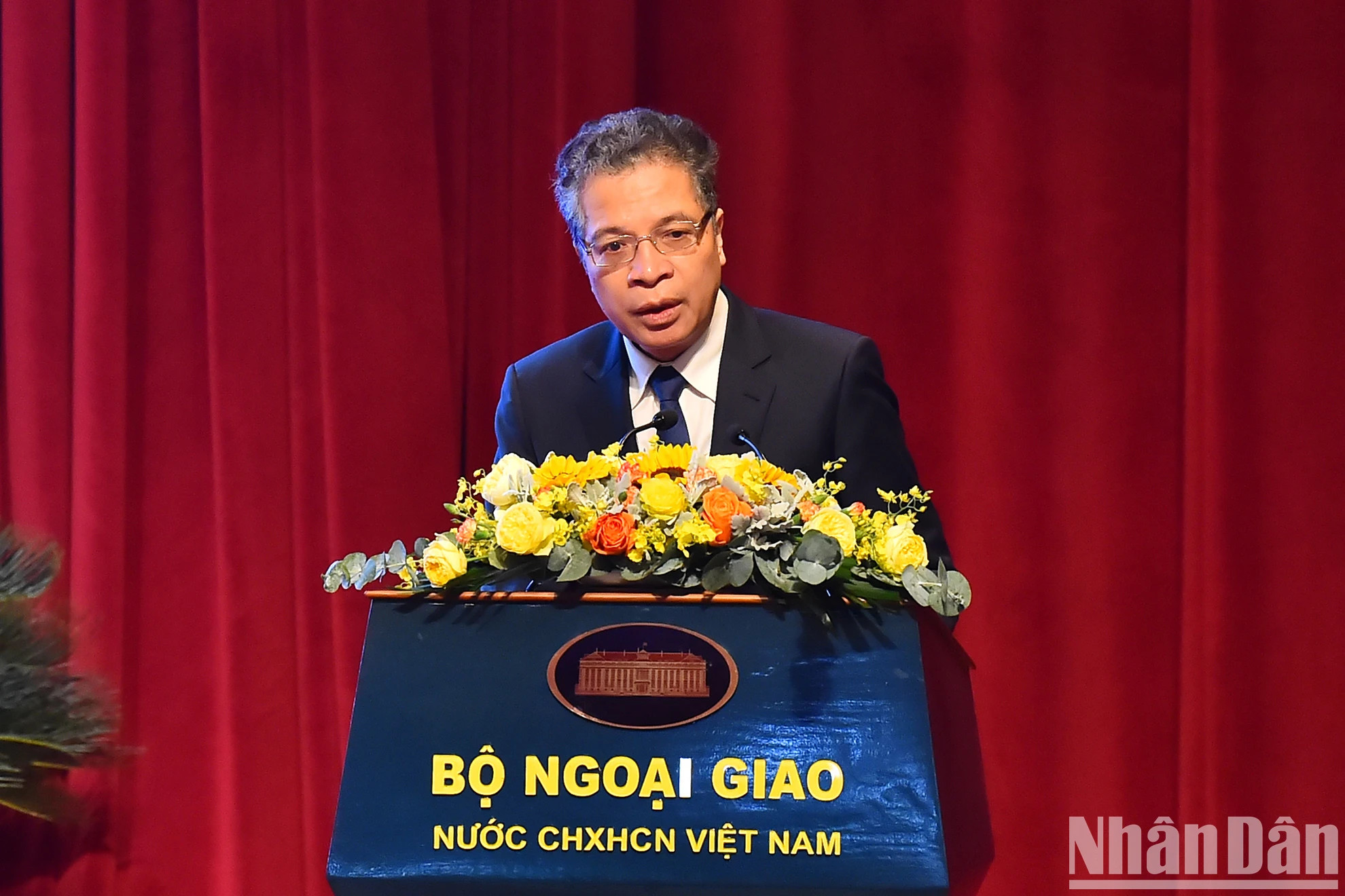 越南驻俄罗斯特命全权大使邓明魁在会上发表演讲。(水原 摄) 越南驻俄罗斯特命全权大使邓明魁在会上发表演讲。(水原 摄)