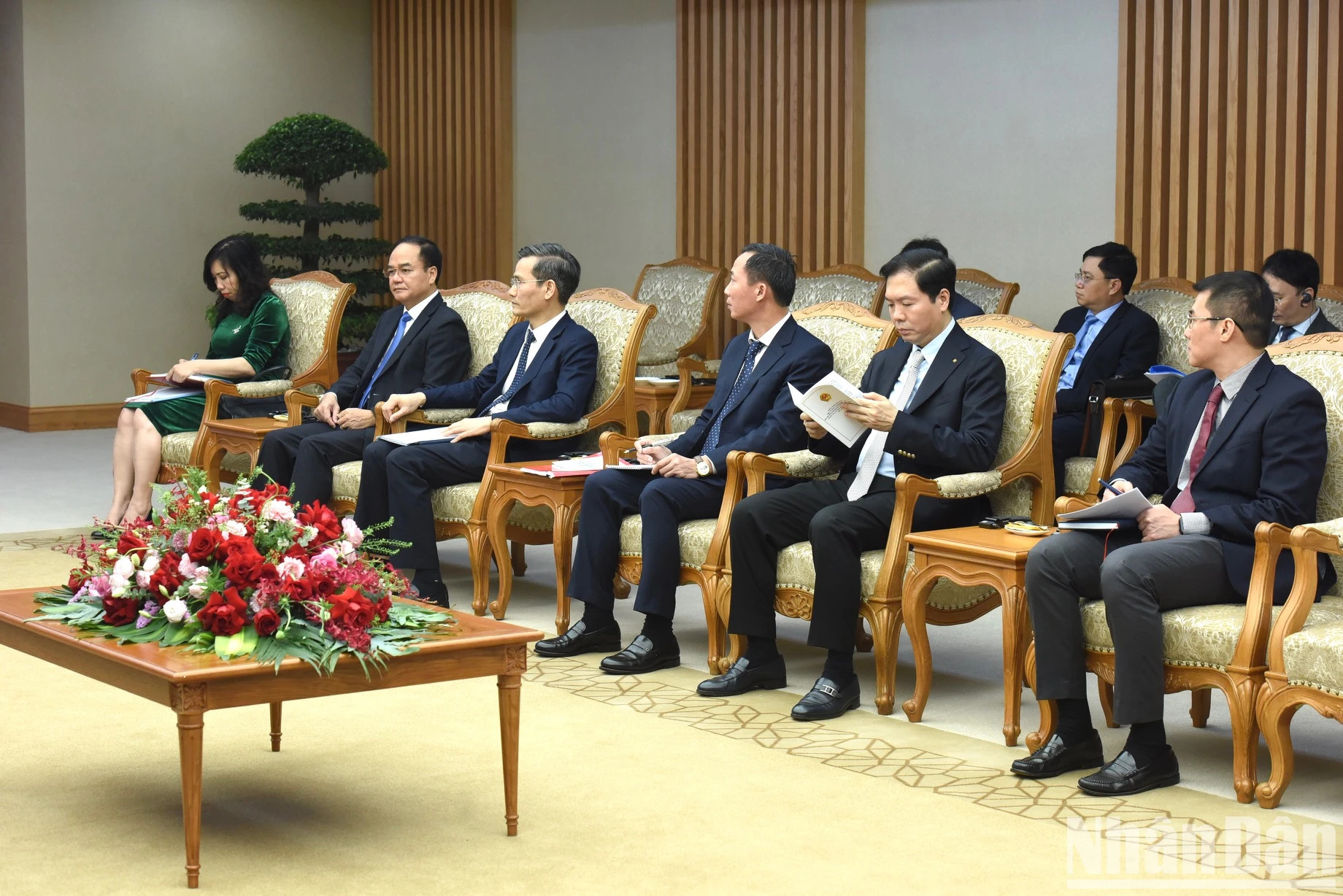 越南政府各部委、行业代表一同出席。 越南政府各部委、行业代表一同出席。