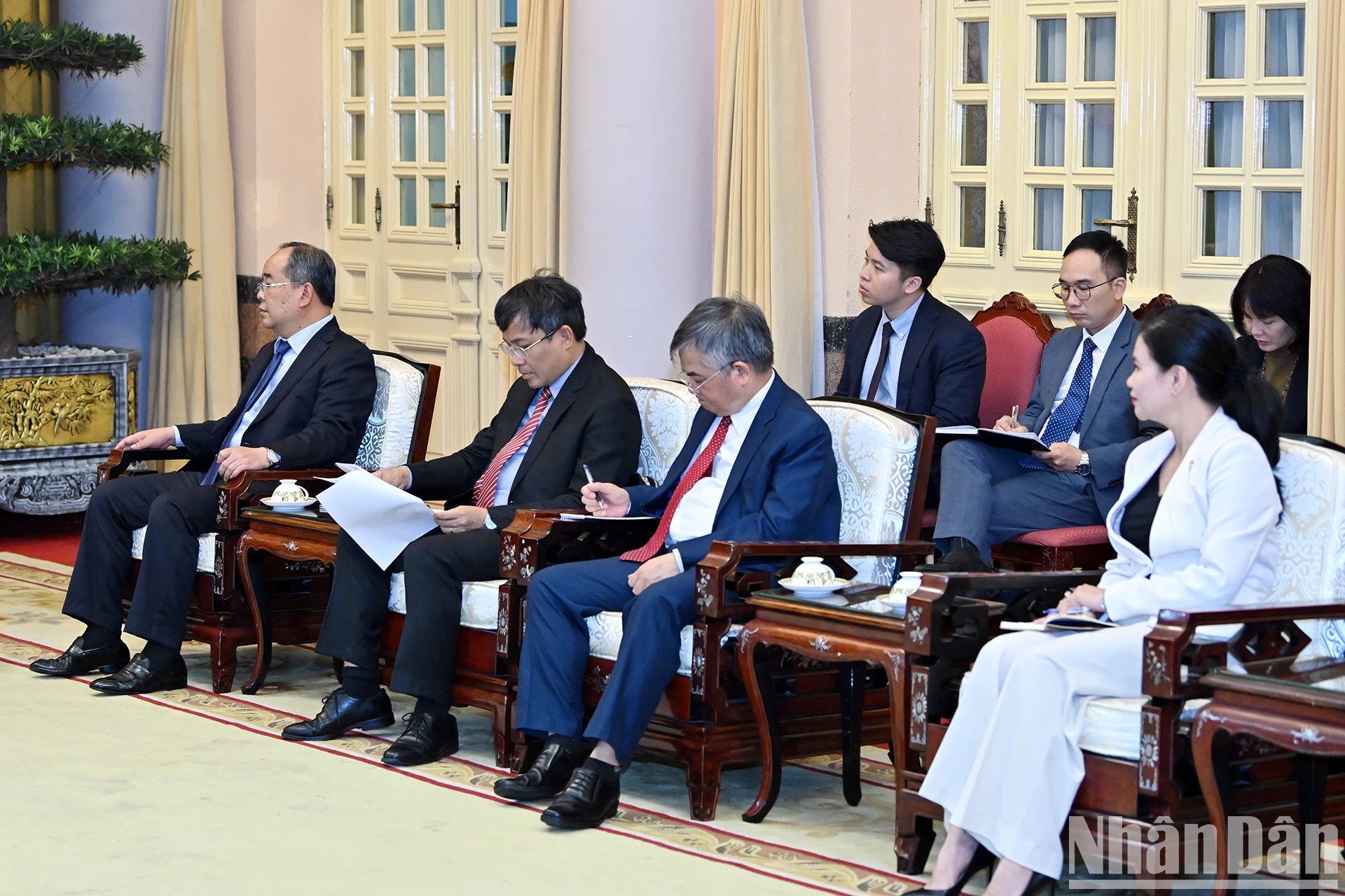 越方代表团成员。