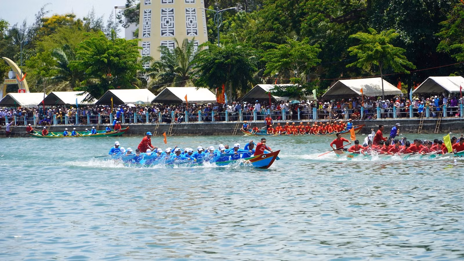 比赛距离分别为300米、500米和1200米。 比赛距离分别为300米、500米和1200米。