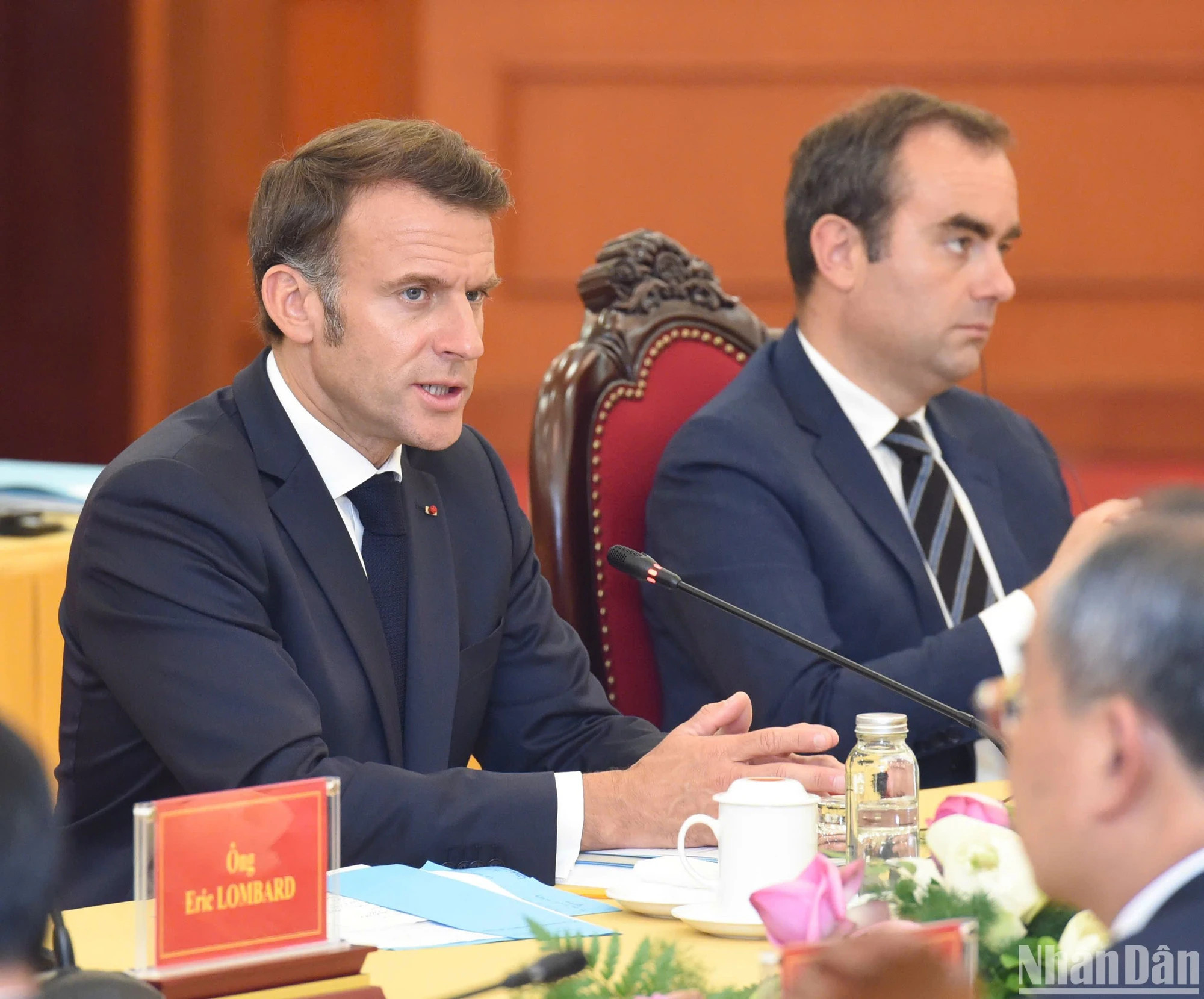 法国总统埃马纽埃尔·马克龙在会见时发表讲话。 法国总统埃马纽埃尔·马克龙在会见时发表讲话。