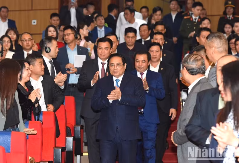 政府总理范明正出席海阳省规划公布会议【组图】