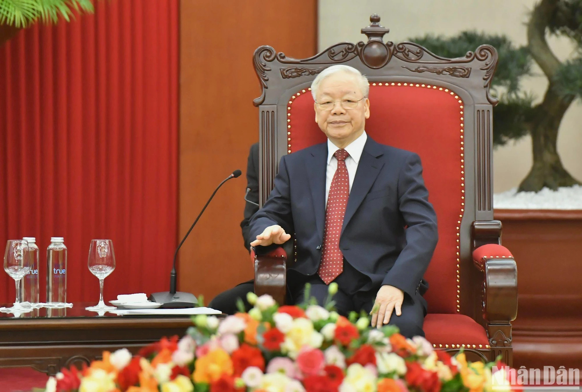 阮富仲总书记在会见时发表讲话。会见场景。（登科 摄）