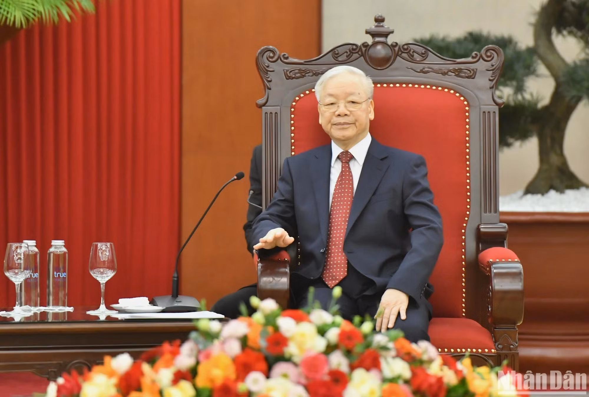 阮富仲总书记在会见时发表讲话。会见场景。（登科 摄）