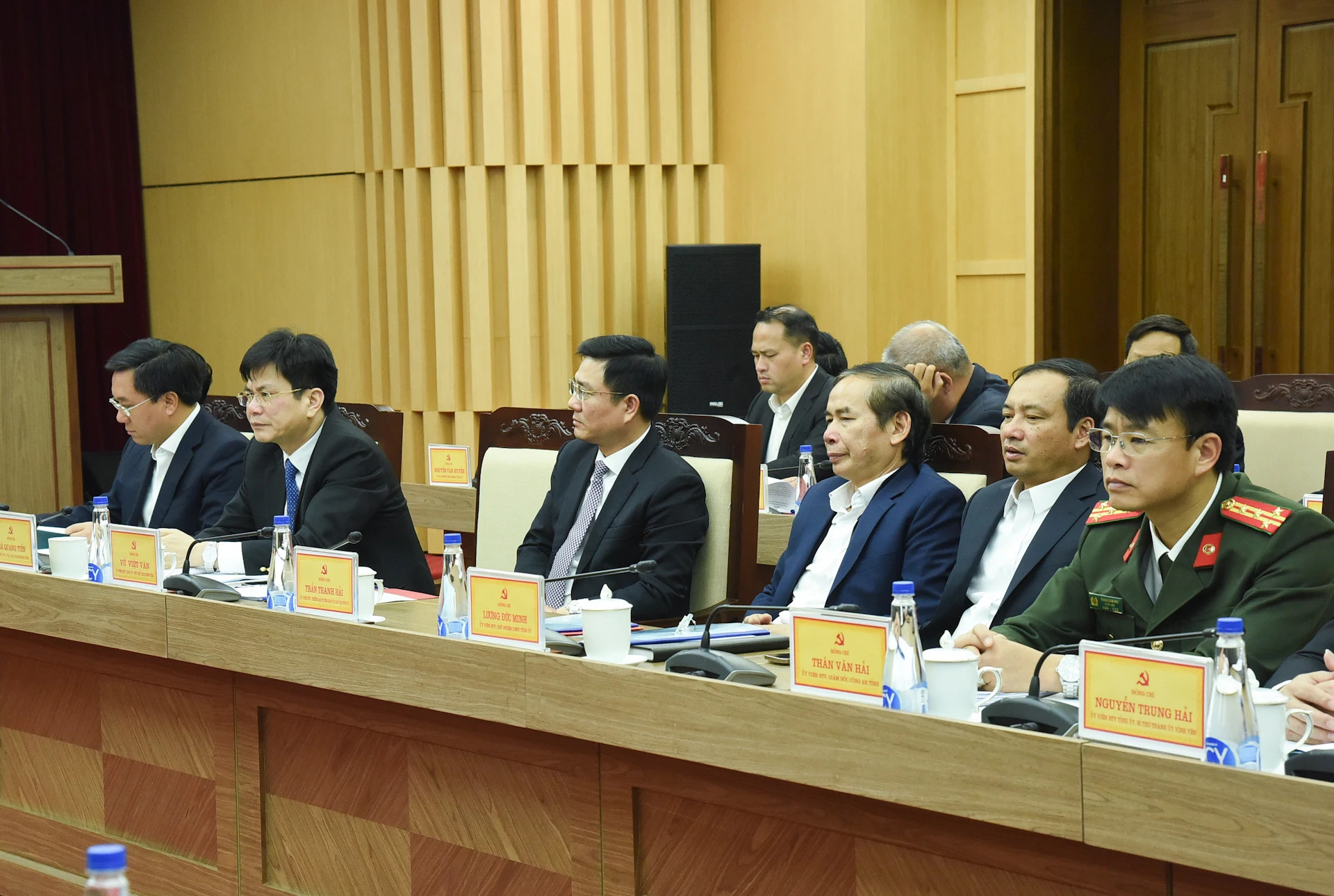 永福省领导一同出席会议。