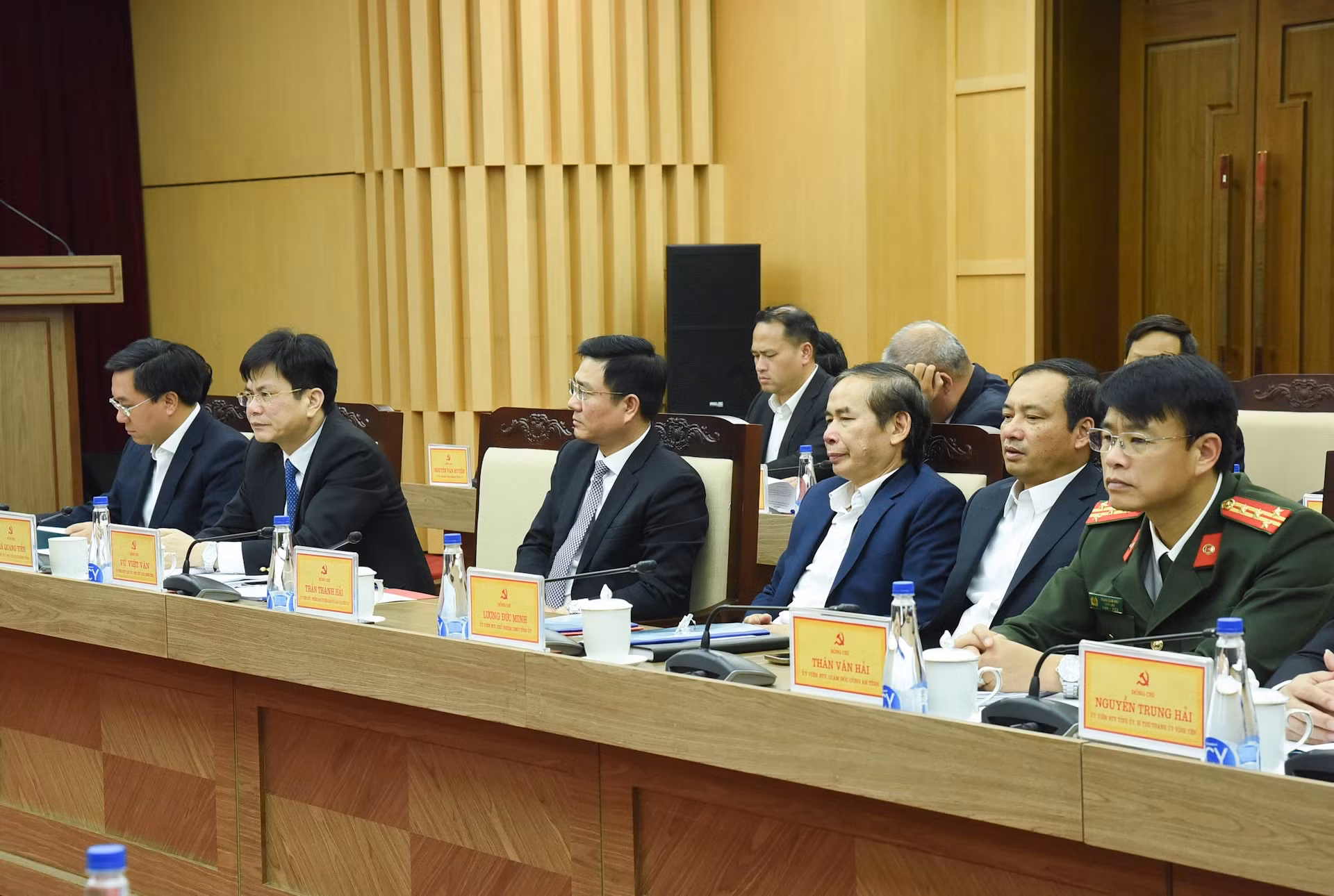 永福省领导一同出席会议。