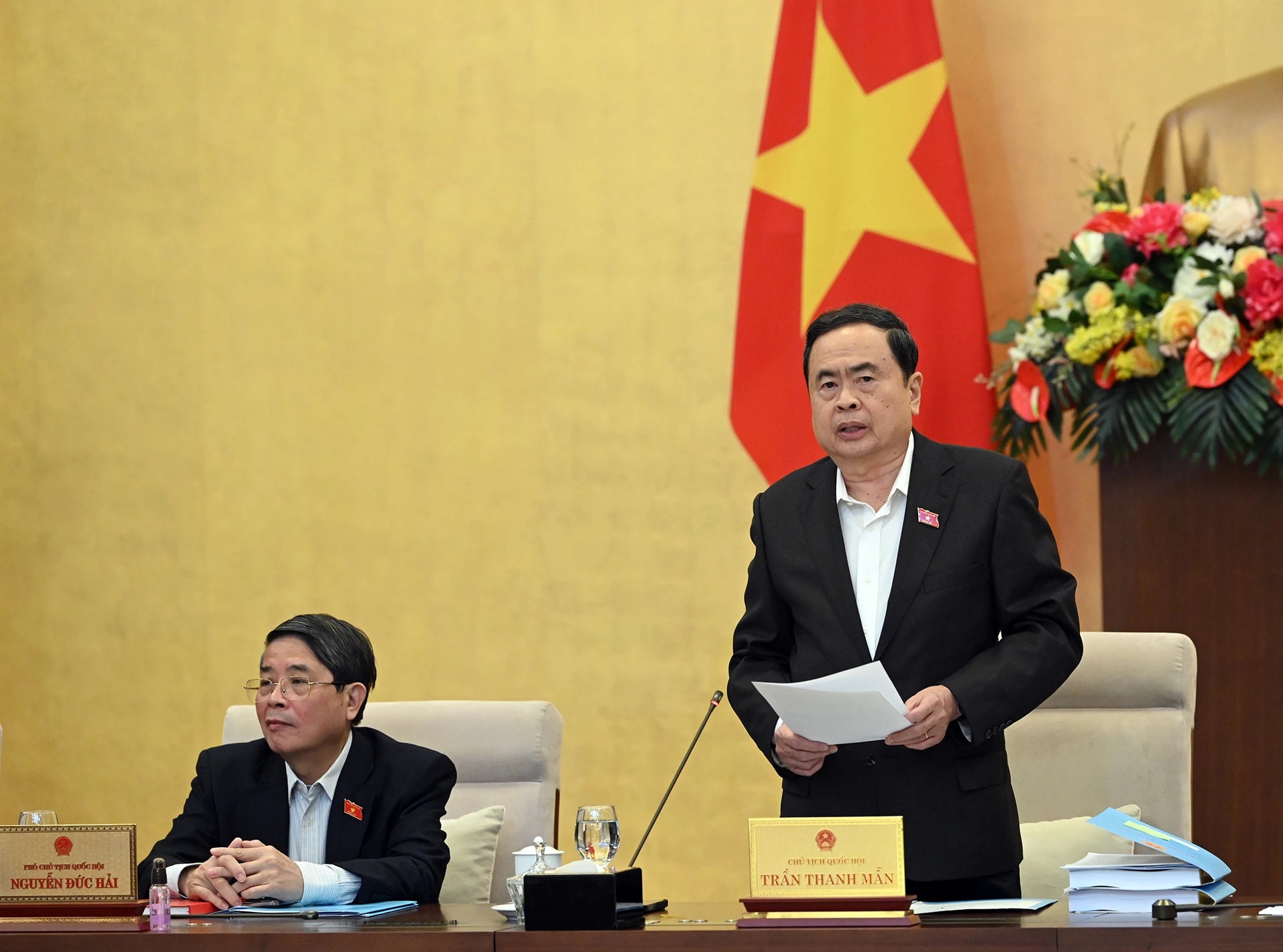 国会主席陈青敏在国会常务委员会第42次会议开幕式上致辞。 国会主席陈青敏在国会常务委员会第42次会议开幕式上致辞。