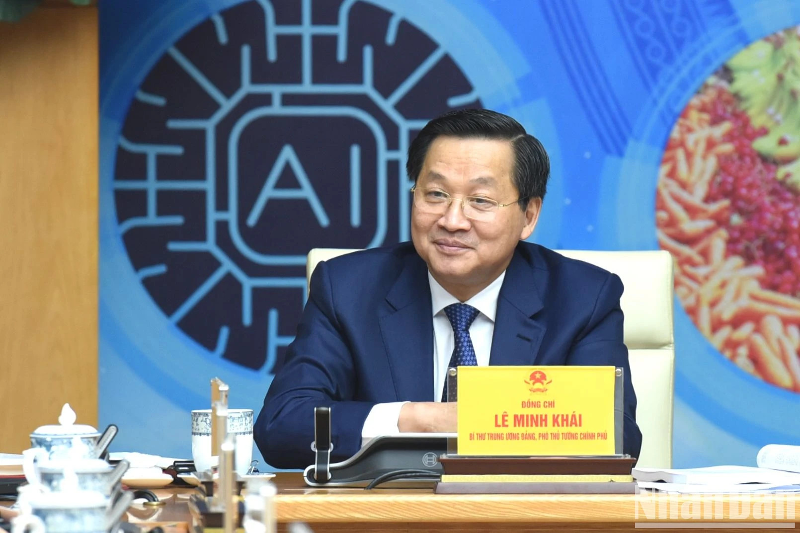 越共中央书记处书记、政府副总理、集体经济、合作社经济革新与发展指导委员会主任黎明概共同主持论坛。 越共中央书记处书记、政府副总理、集体经济、合作社经济革新与发展指导委员会主任黎明概共同主持论坛。