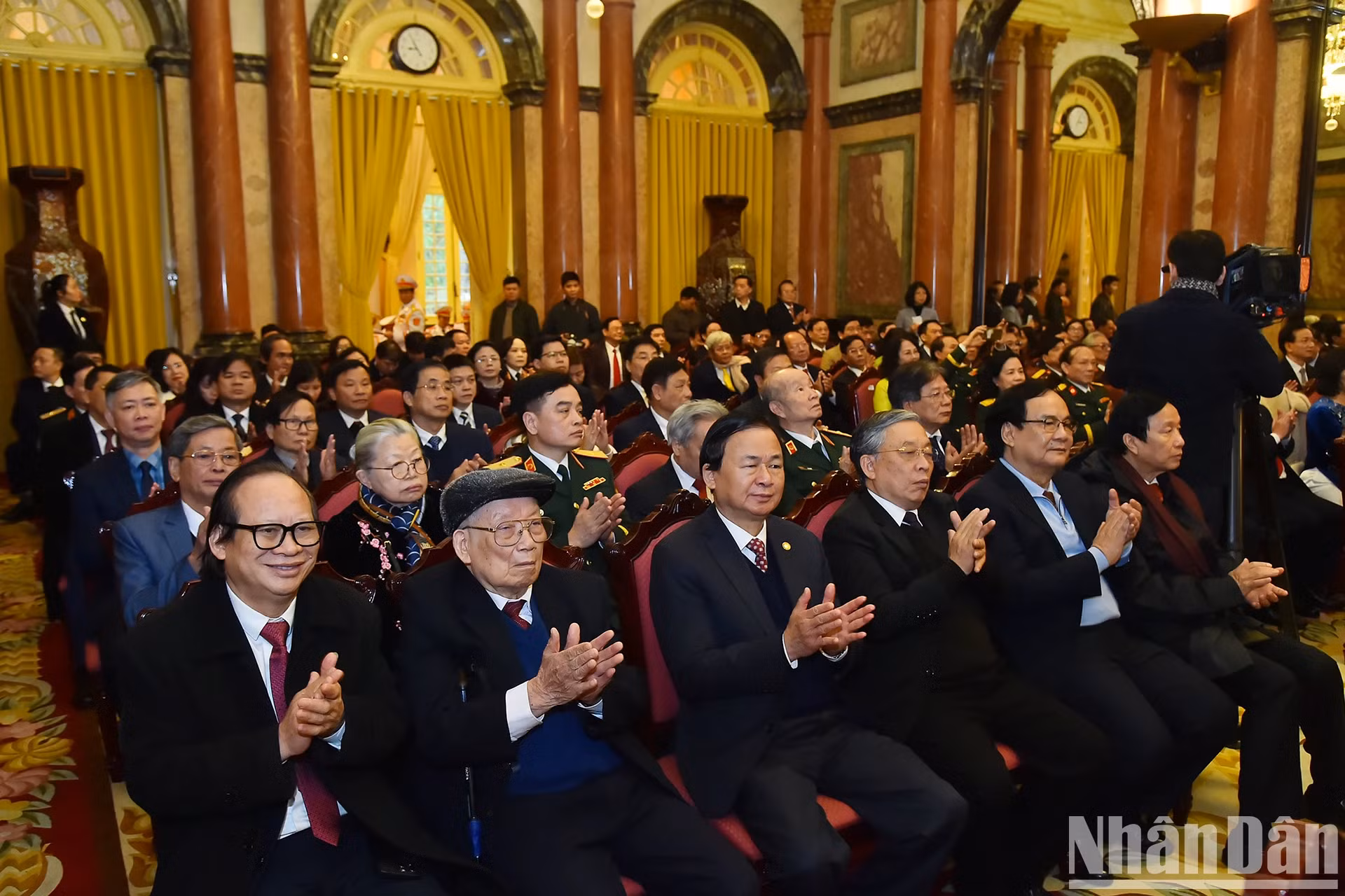 与会代表。 与会代表。