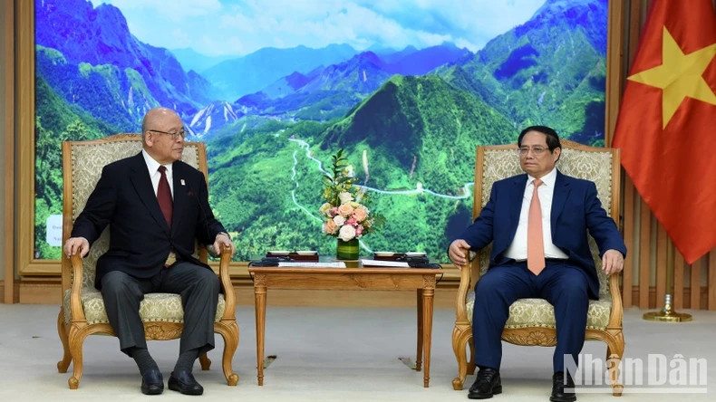 越南政府总理范明正会见日越友好议员联盟特别顾问武部勤。 越南政府总理范明正会见日越友好议员联盟特别顾问武部勤。