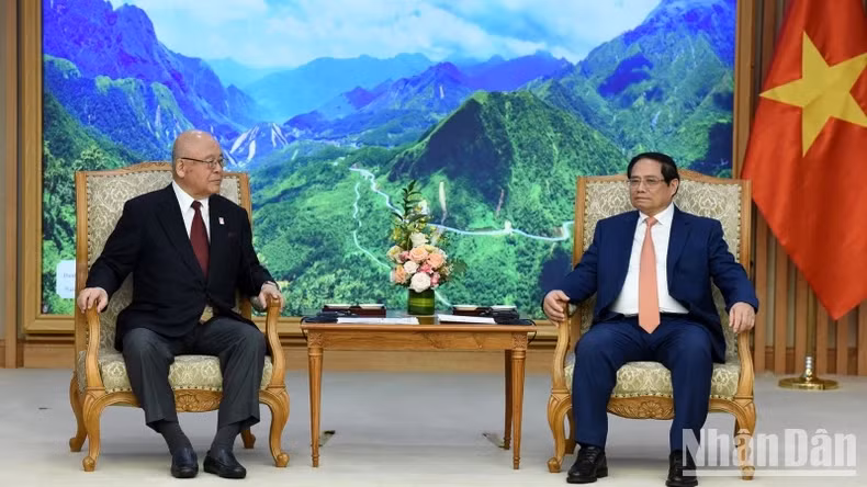 越南政府总理范明正会见日越友好议员联盟特别顾问武部勤。 越南政府总理范明正会见日越友好议员联盟特别顾问武部勤。