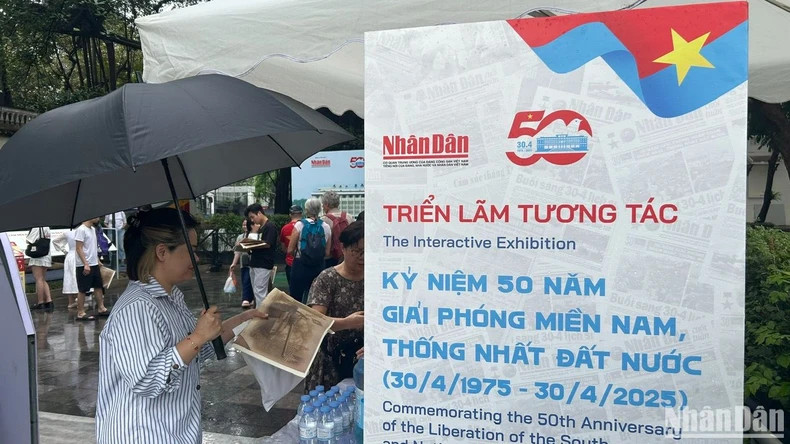 大雨倾盆阻挡不了互动体验展的“火热”。 大雨倾盆阻挡不了互动体验展的“火热”。