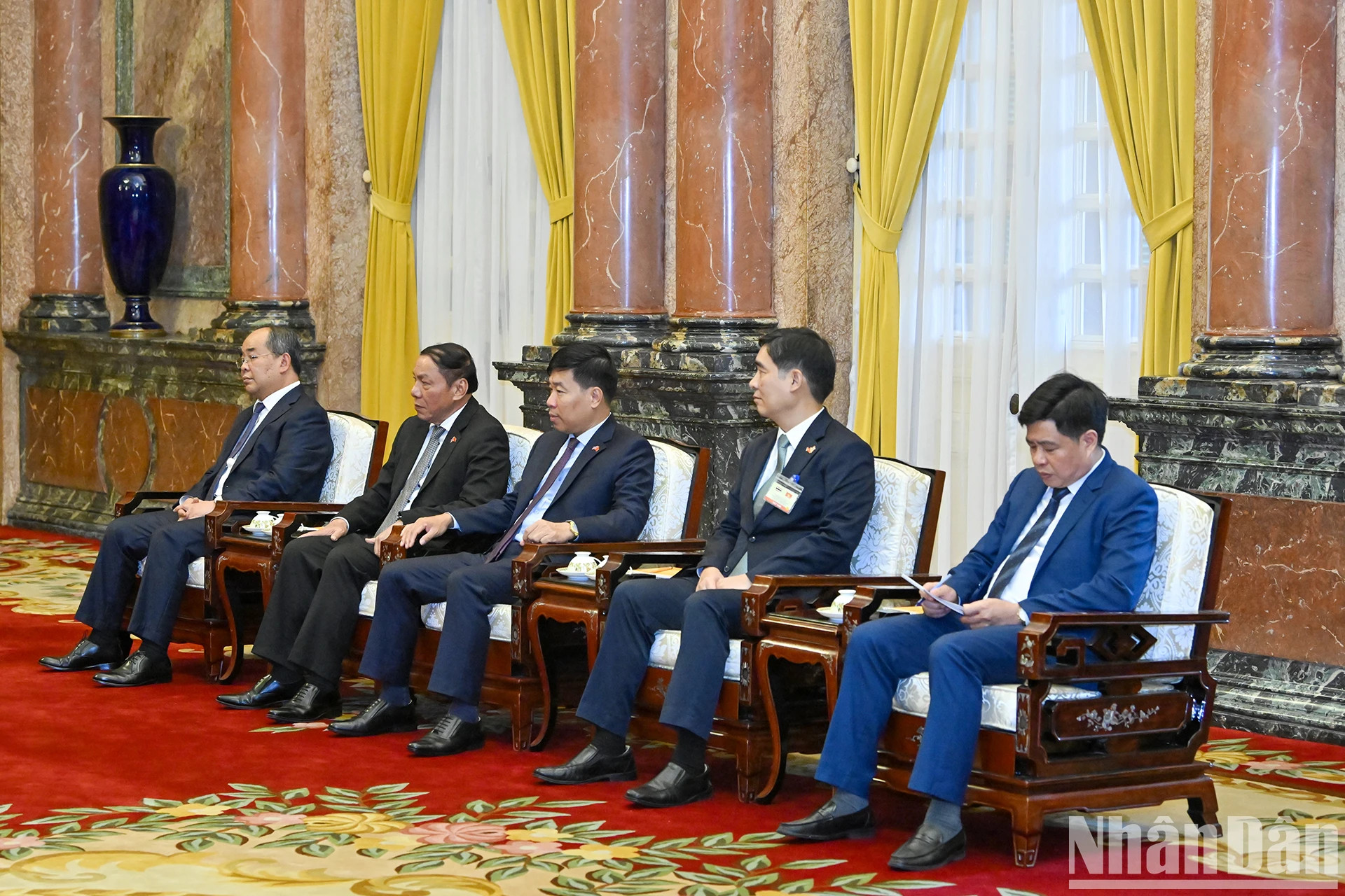 出席会见的越方代表团成员。 出席会见的越方代表团成员。