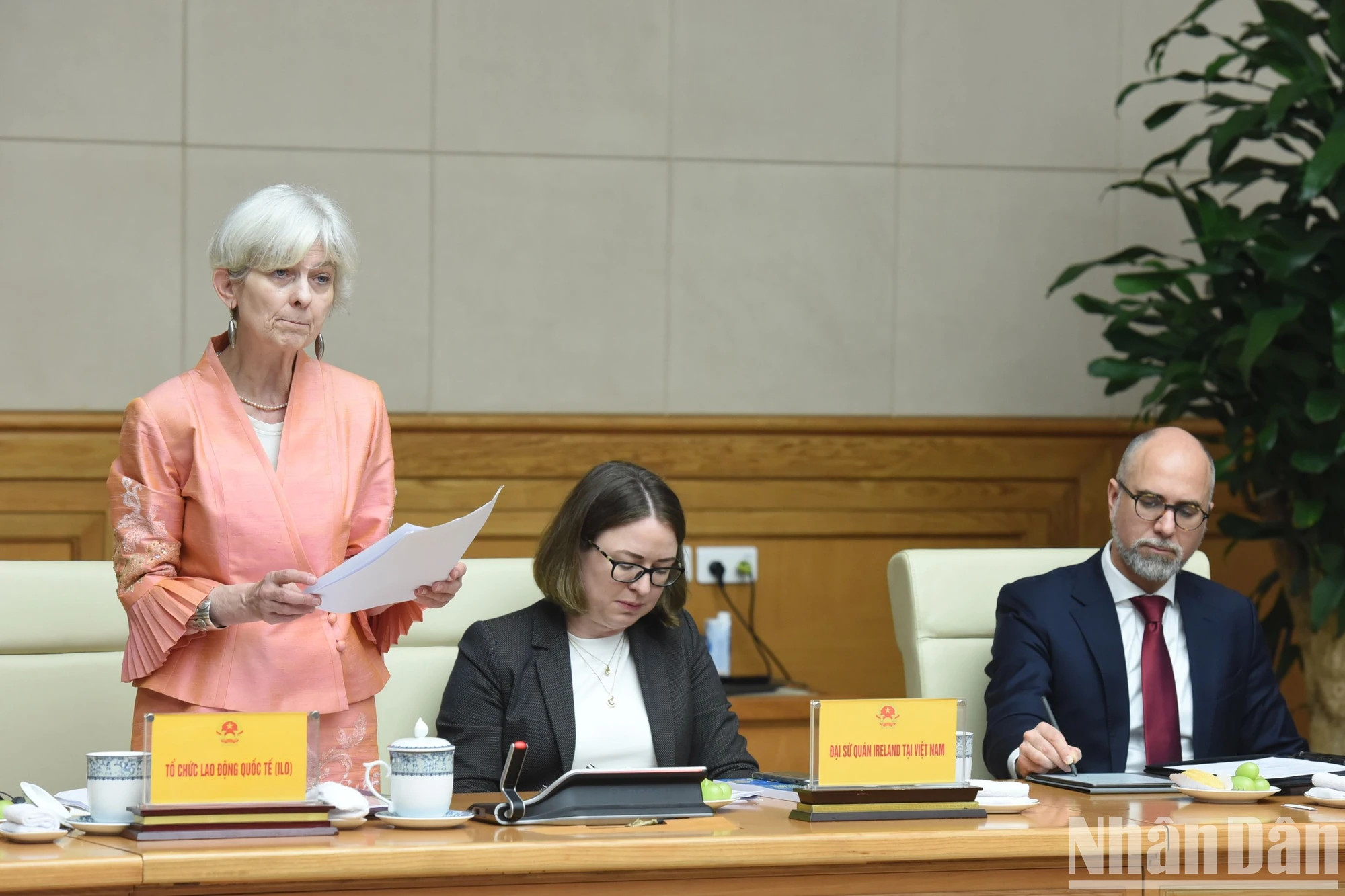 国际劳工组织驻越南办事处代表在论坛上发表讲话。 国际劳工组织驻越南办事处代表在论坛上发表讲话。