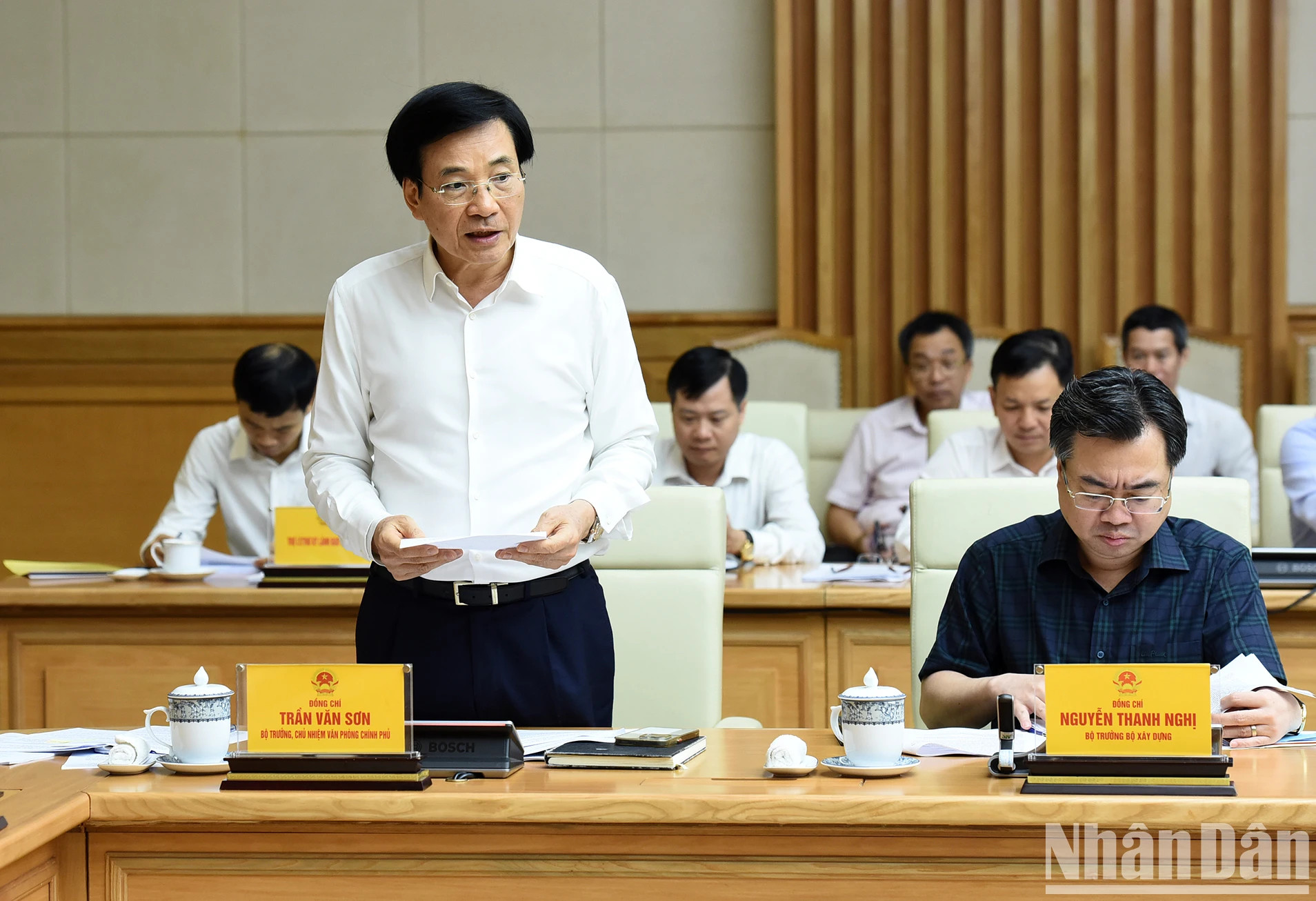 政府办公厅主任陈文山部长在会上发表讲话。