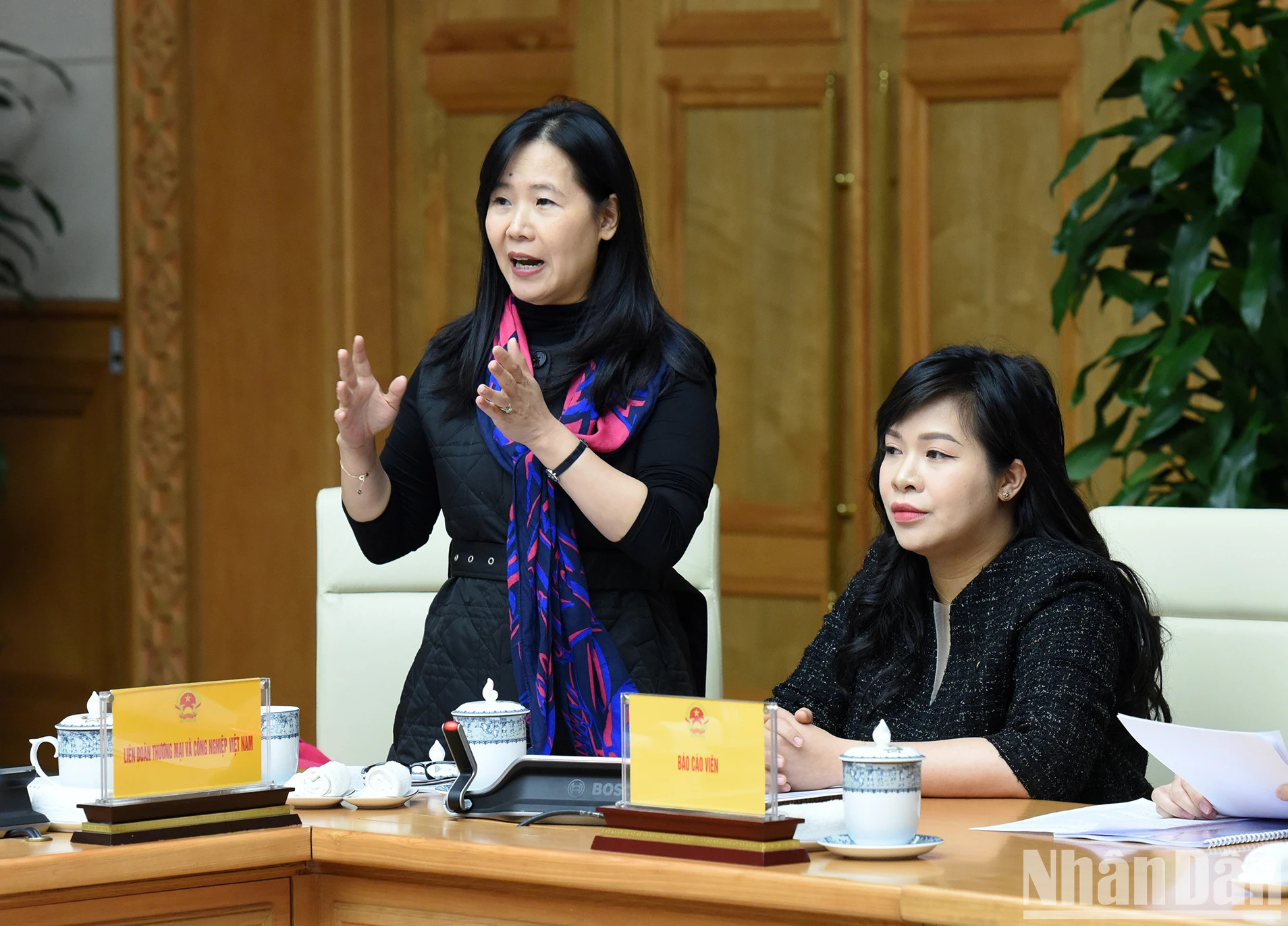 BHD公司总经理吴氏碧幸在会上发表讲话。 BHD公司总经理吴氏碧幸在会上发表讲话。