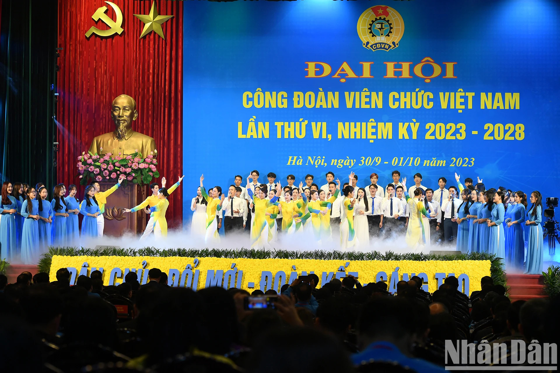 欢迎音乐表演节目。 欢迎音乐表演节目。