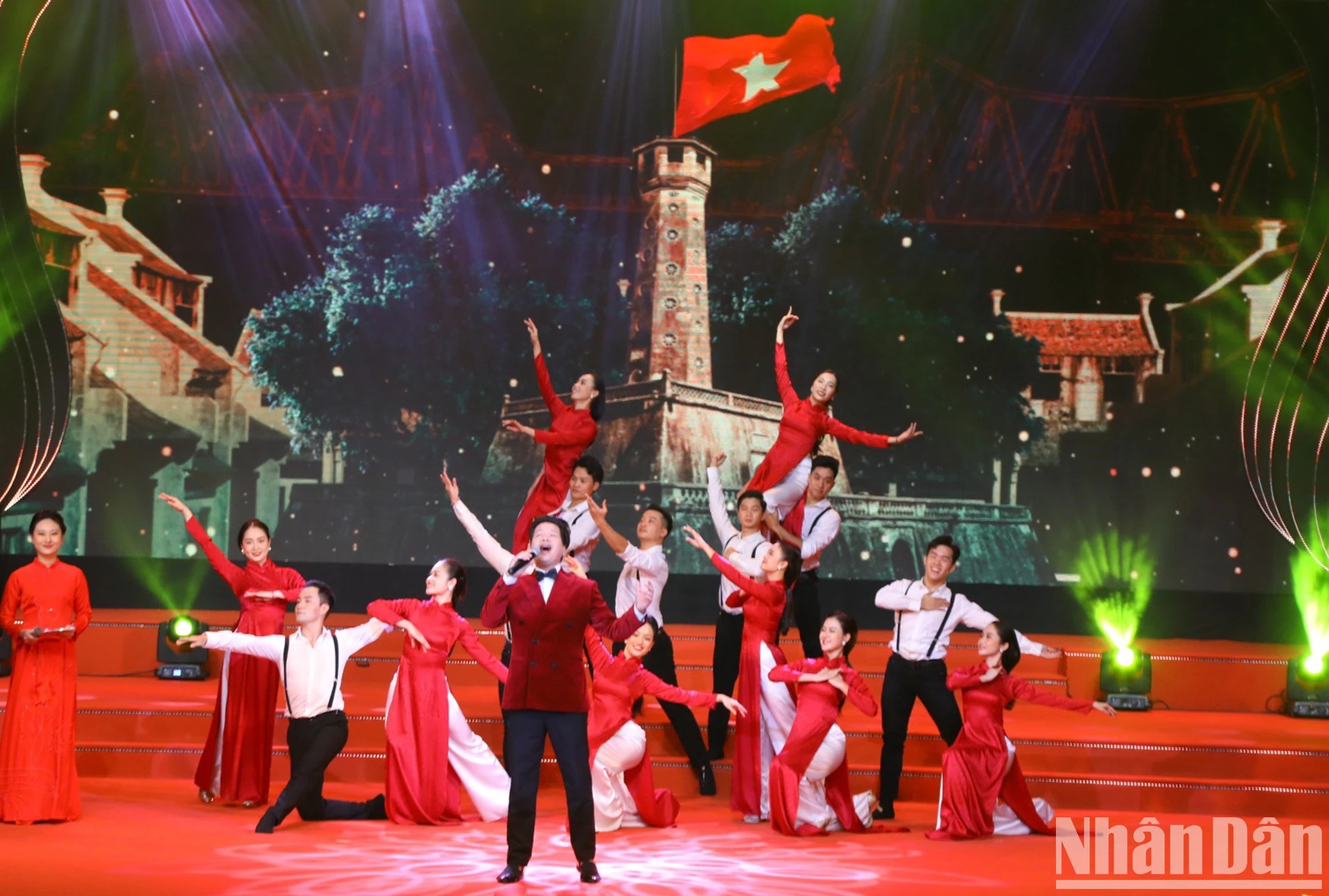 文艺表演。 文艺表演。