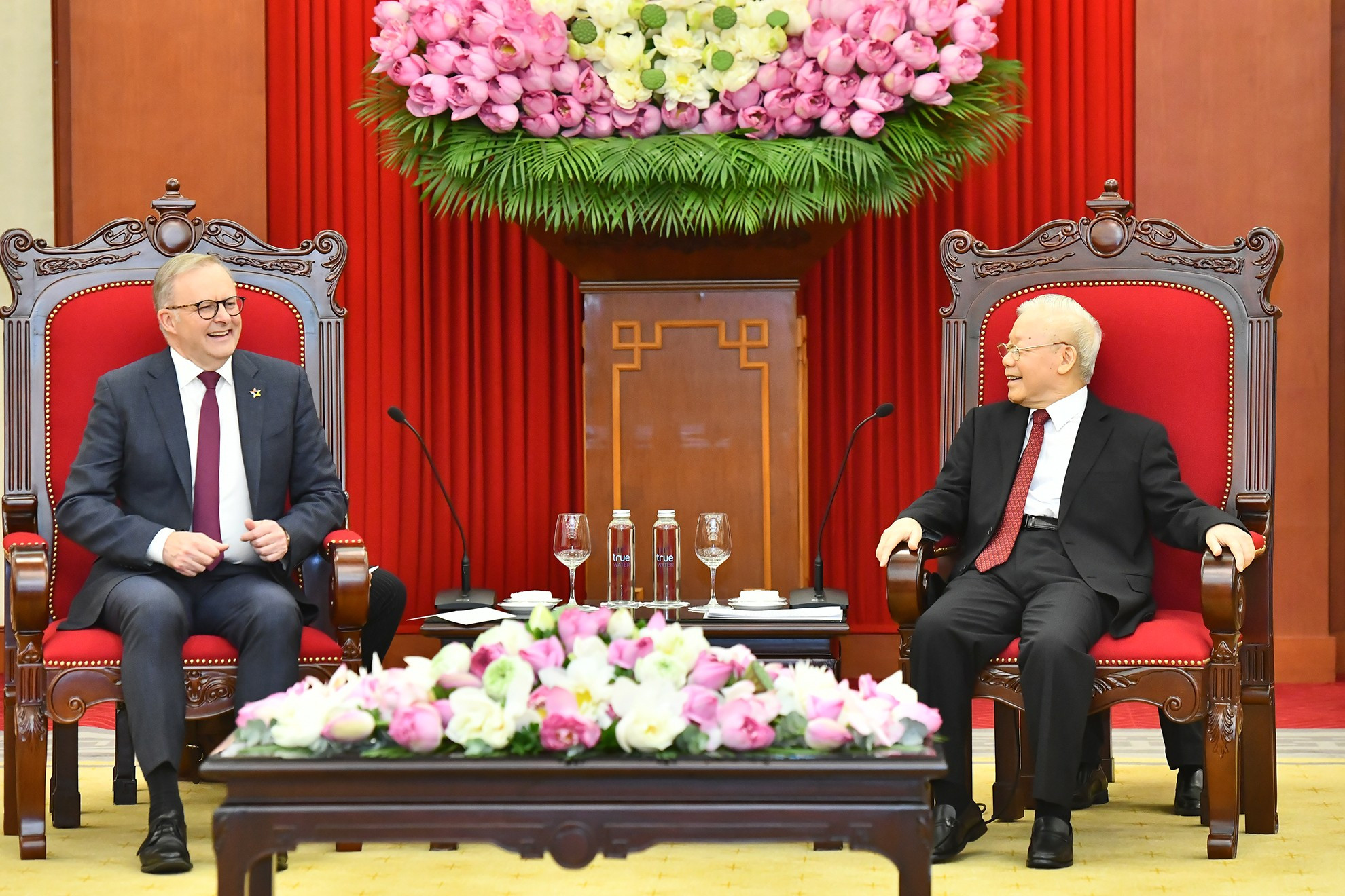 越共中央总书记阮富仲会见澳大利亚总理安东尼·阿尔巴尼斯。