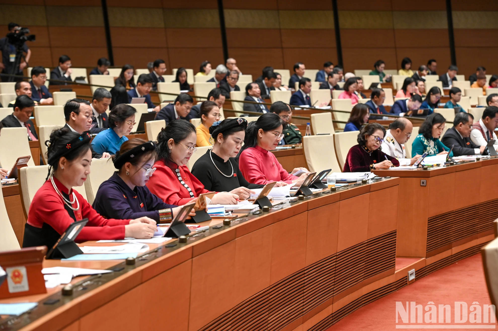 各省市国会代表出席会议。 各省市国会代表出席会议。
