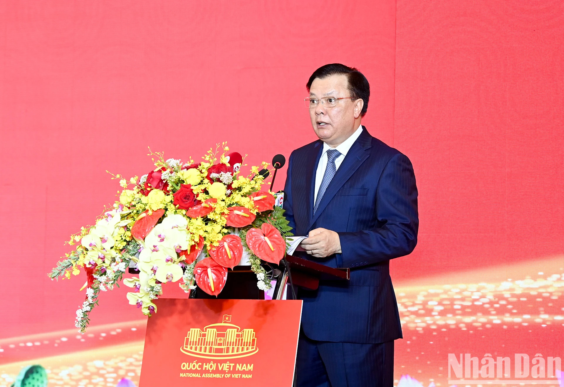 河内市委书记丁进勇发表讲话。 河内市委书记丁进勇发表讲话。