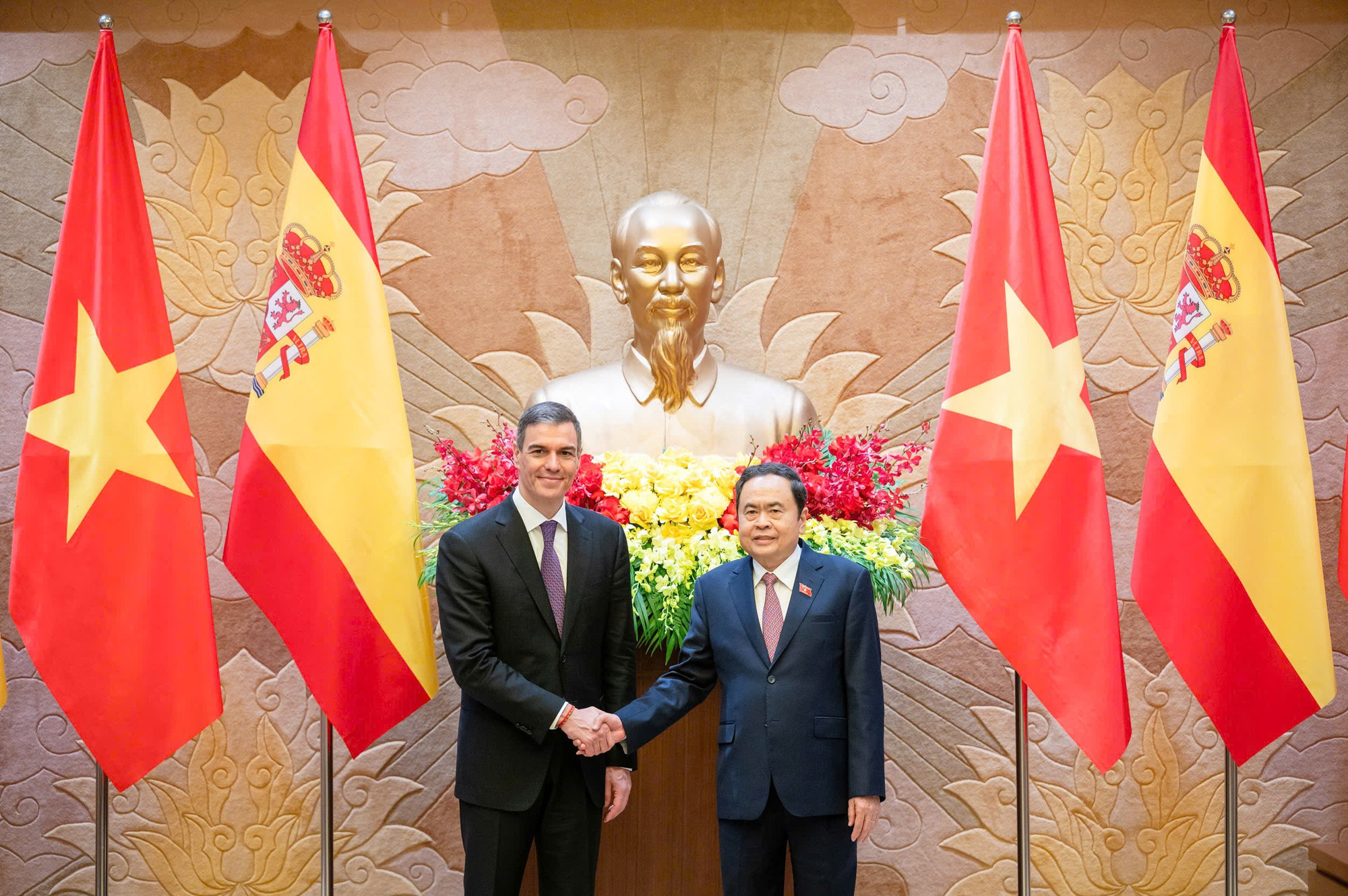 越南国会主席陈青敏会见西班牙首相佩德罗·桑切斯·佩雷斯–卡斯特洪【组图】