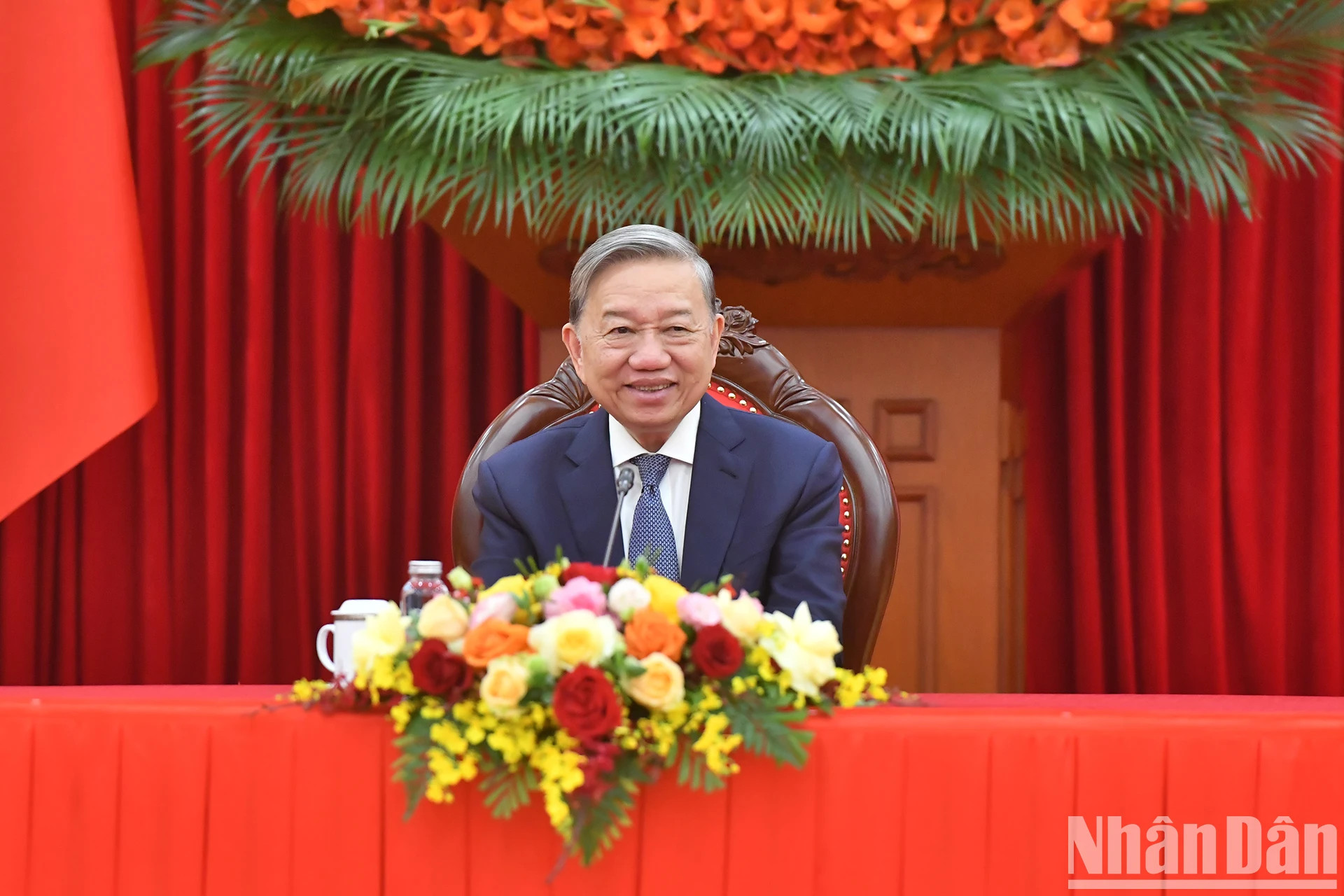 越共中央总书记苏林同古共中央第一书记、古巴国家主席迪亚斯-卡内尔通电话。