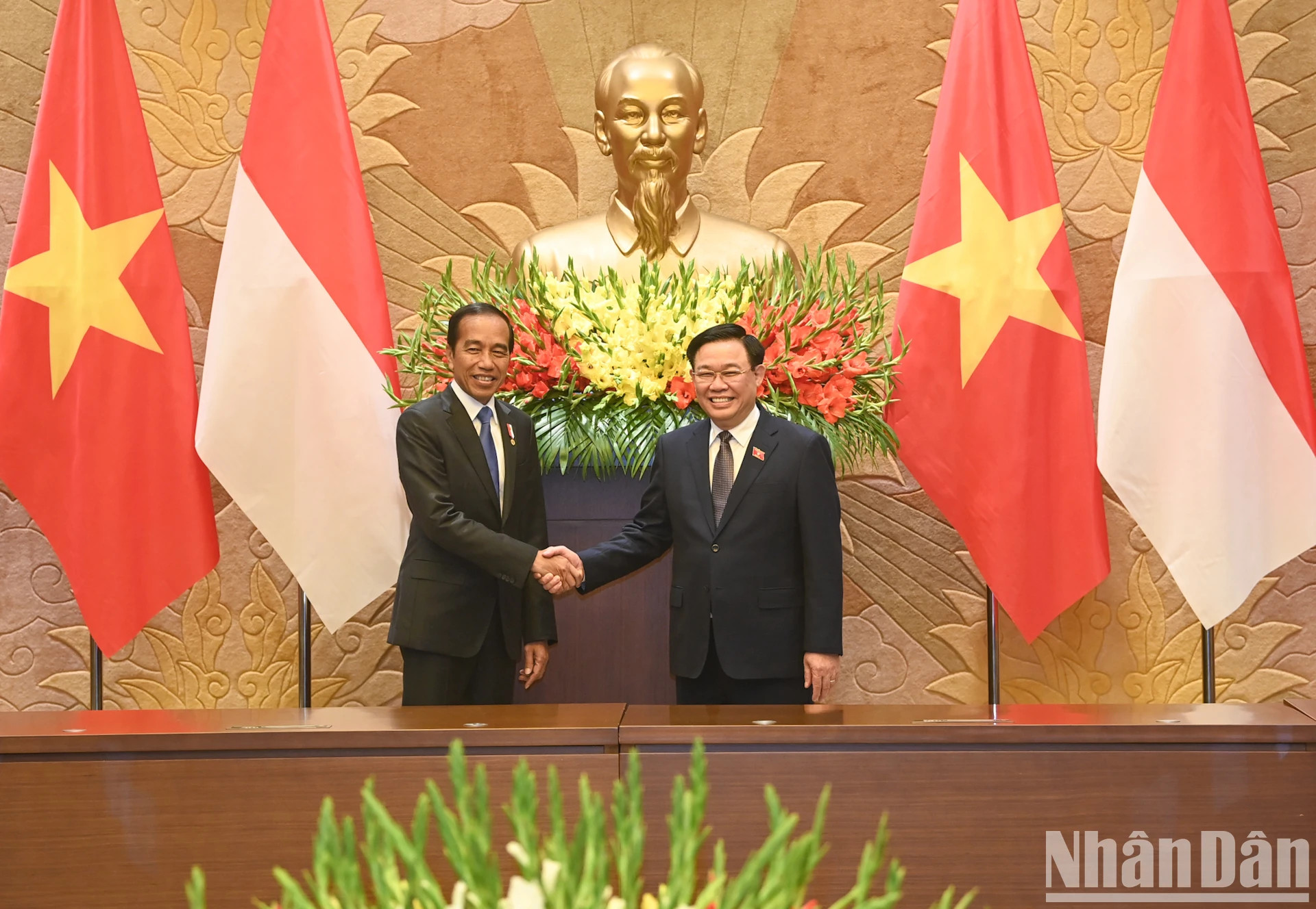 国会主席王廷惠和印尼总统佐科·维多多。